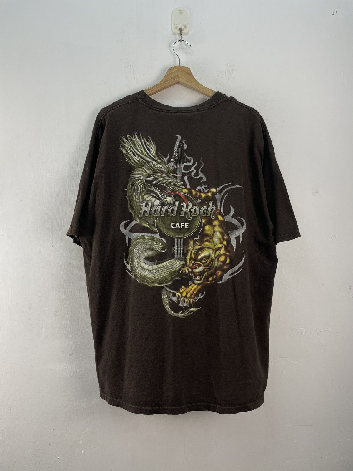 Hard Rock Cafe × Vintage Vintage 90s Hard Rock Cafe Orlando Dragon tshirt Size US XL / EU 56 / 4 - 1 Thumbnail