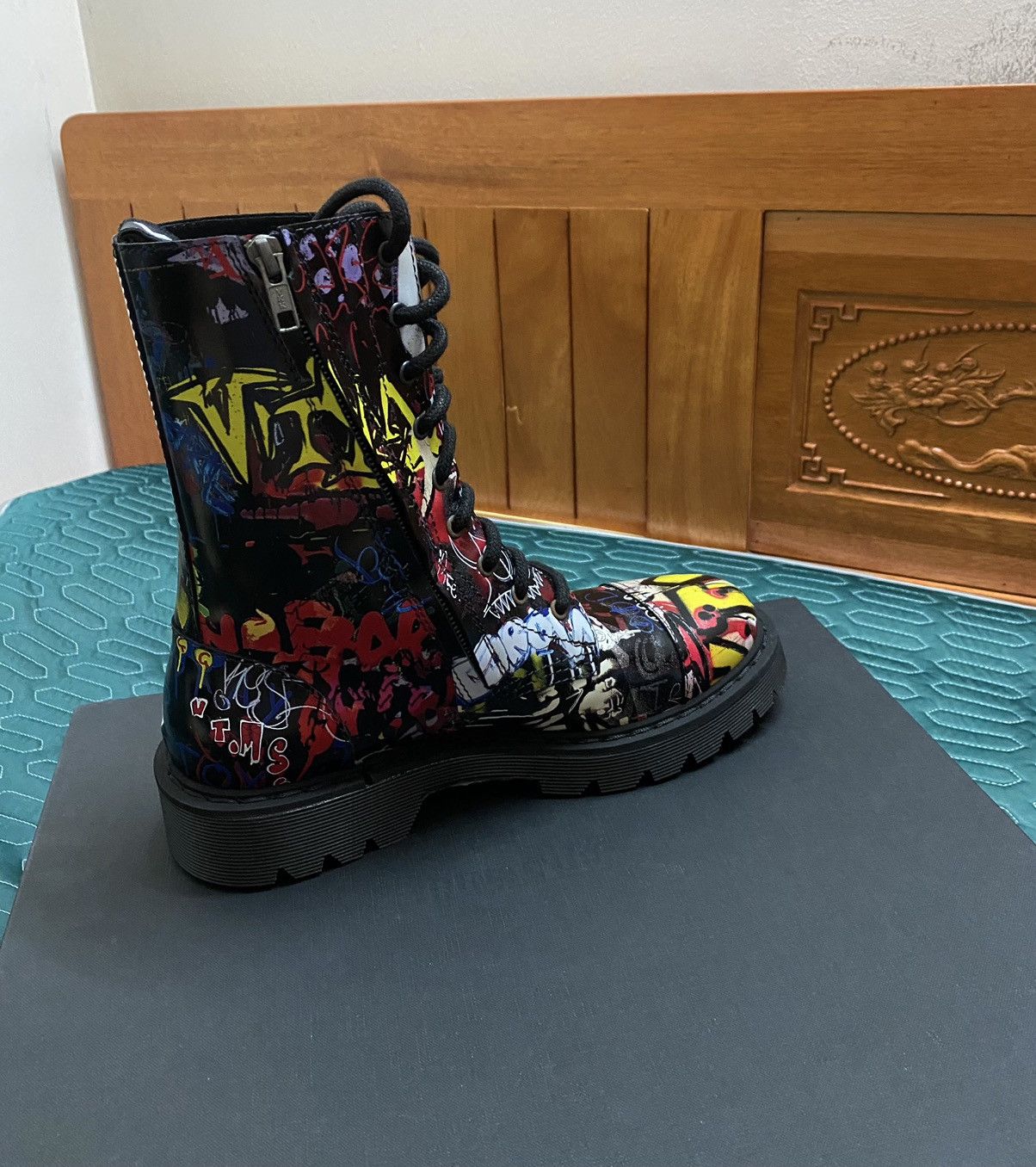 Vetements Vetement Black Graffiti military lace-up combat boots Size US 8 / EU 41 - 7 Thumbnail