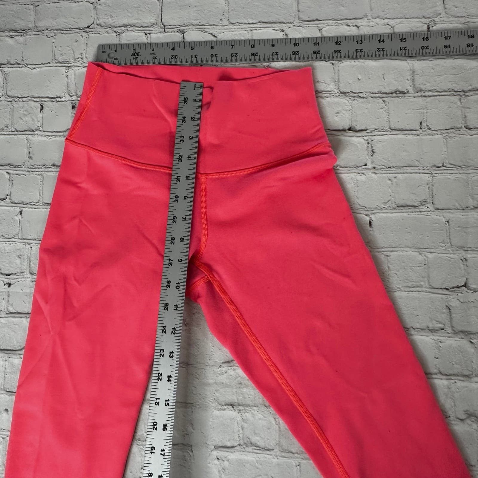Lululemon lululemon leggings size 6 Size 28" / US 6 / IT 42 - 6 Thumbnail