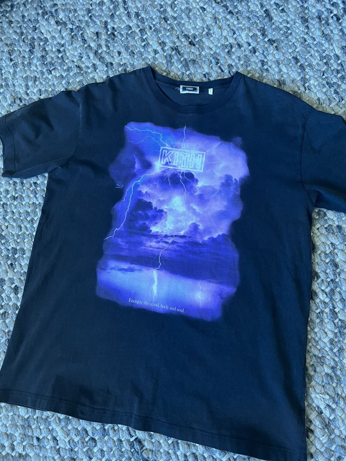 Kith mens XL graphic tee Lightning