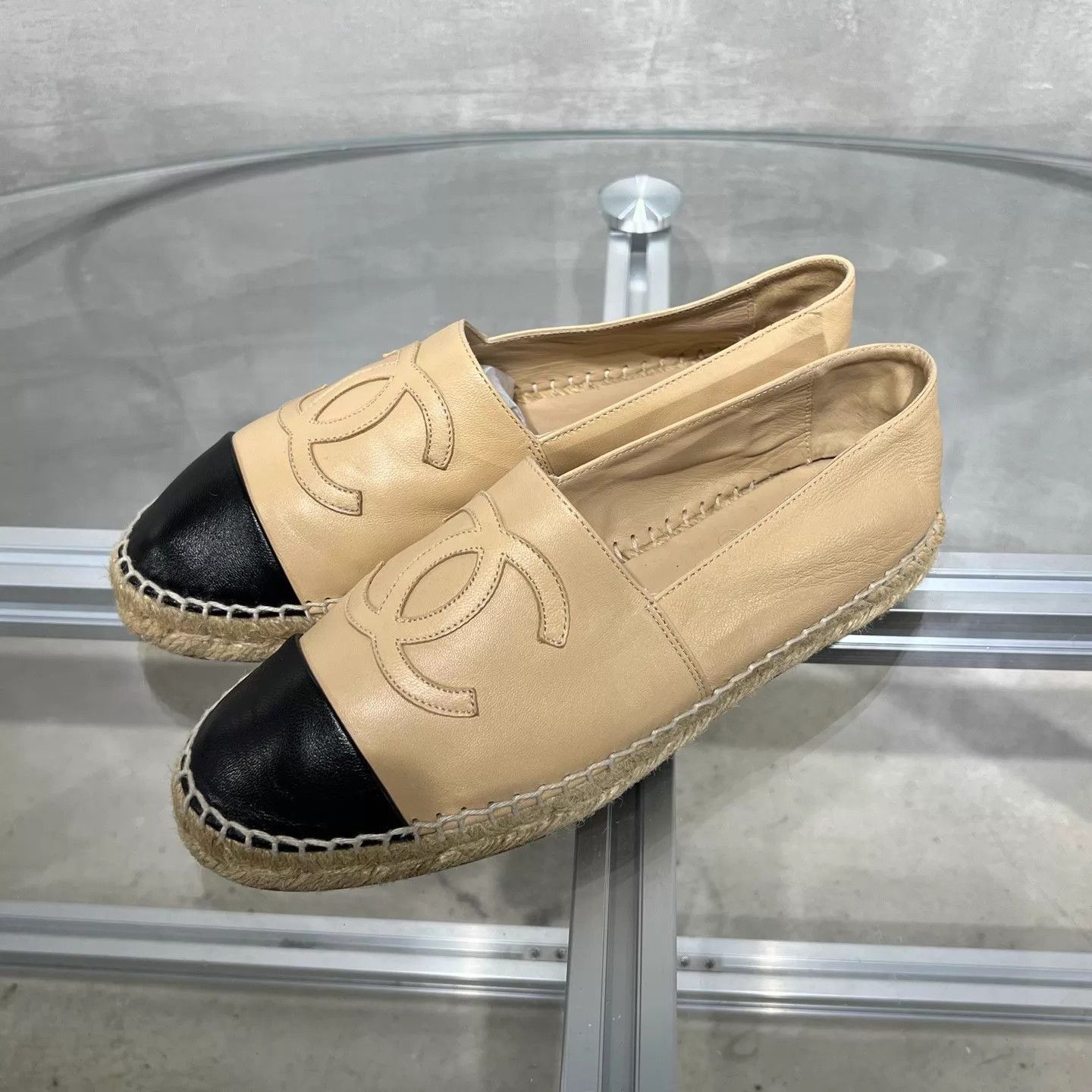 Chanel Chanel Beige Fisherman Shoes 38 EUR Size US 7.5 / IT 37.5 - 2 Thumbnail