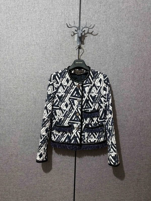 Louis Vuitton Louis Vuitton White Embroidered Jacket for Women 0089 Size M / US 6-8 / IT 42-44 - 1 Thumbnail