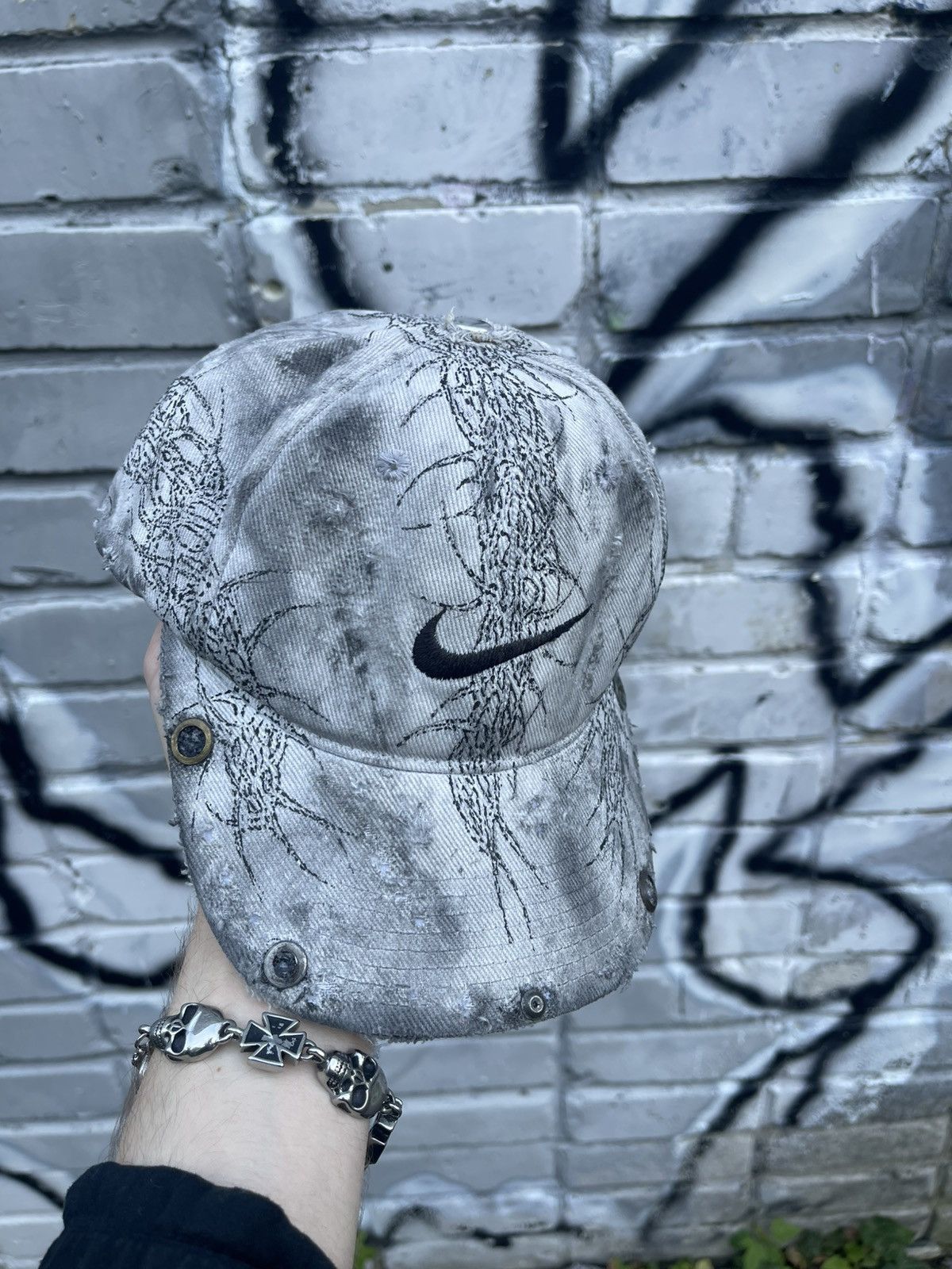 Nike Vintage cyber nike tribal distressed cap Size ONE SIZE - 1 Thumbnail