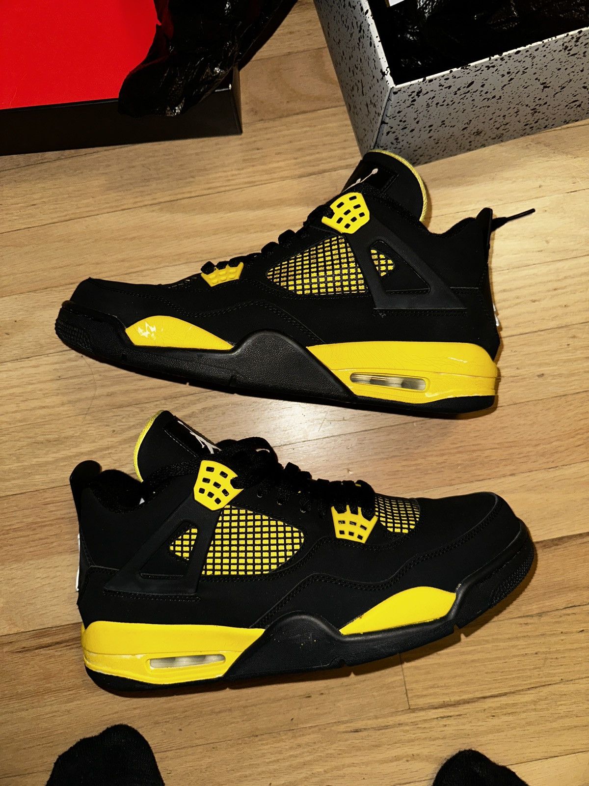 Jordan Brand Jordan 4 thunders Size US 10.5 / EU 43-44 - 1 Thumbnail