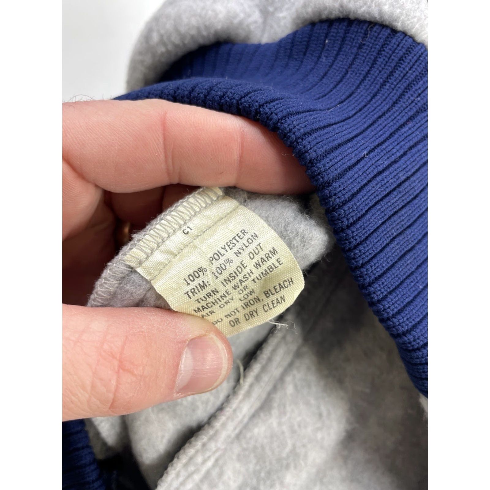 Patagonia VINTAGE Patagonia Gray Full Zip Fleece Jacket Regular Size M USA 80s Logo Men Size US M / EU 48-50 / 2 - 5 Thumbnail
