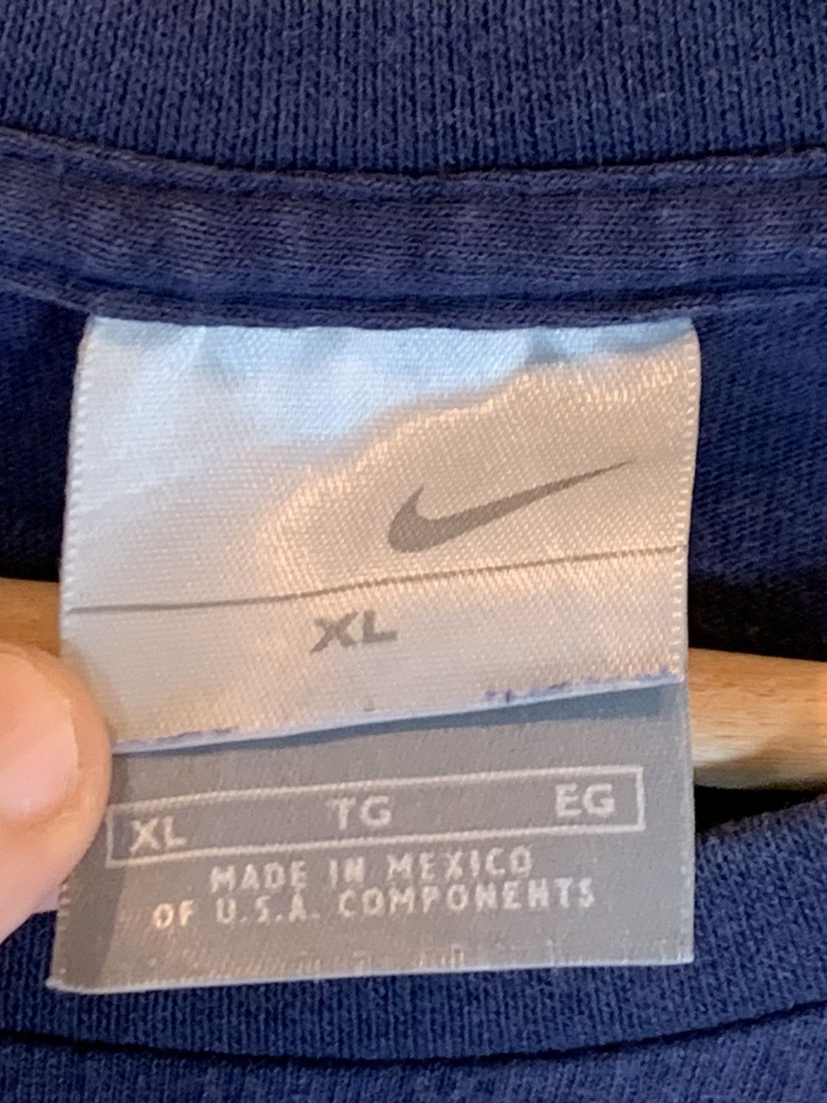 Nike × Vintage *RARE* Vintage Nike Center Hit Faded Embroidered T-Shirt XL Size US XL / EU 56 / 4 - 5 Thumbnail