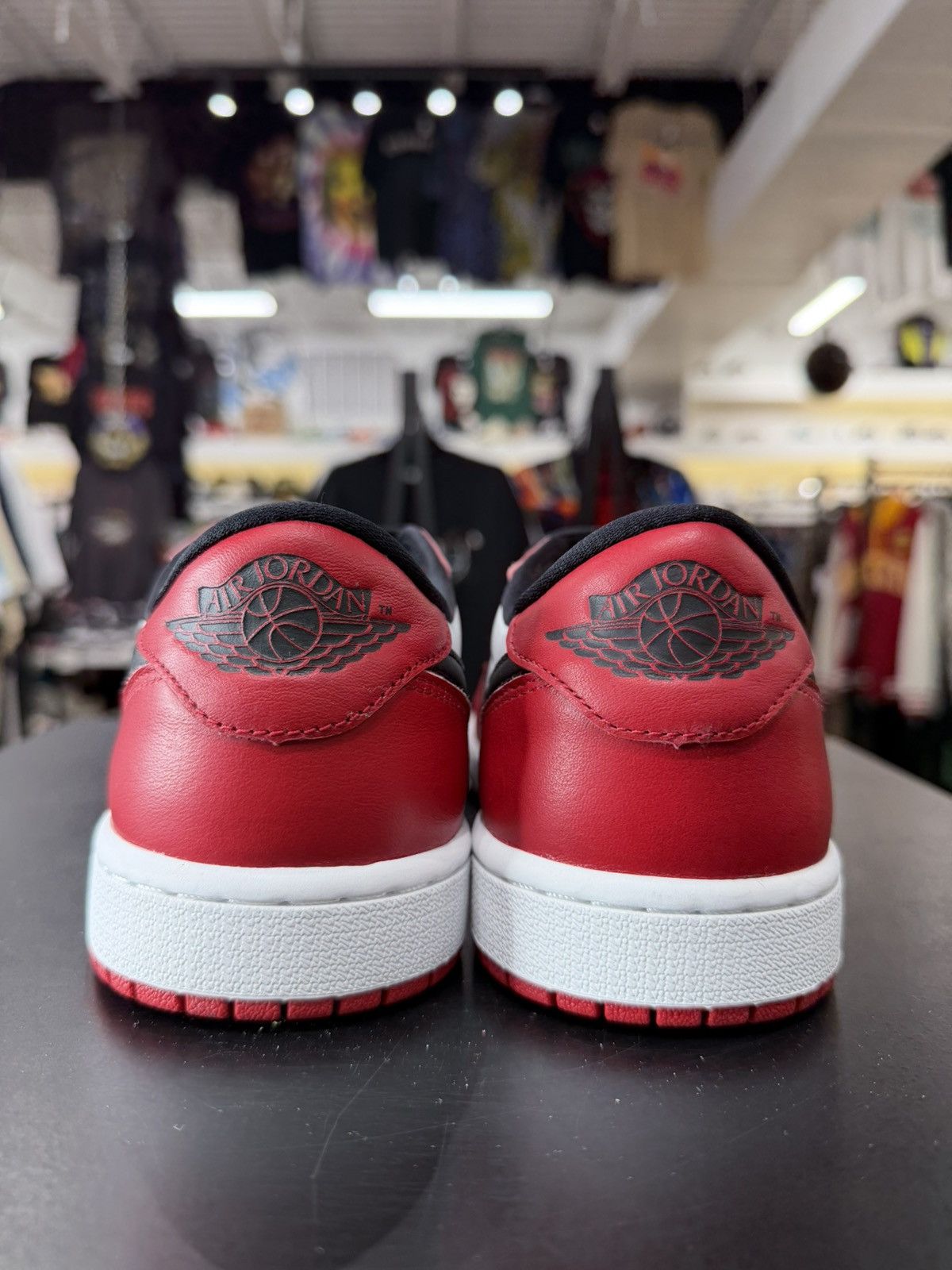 Jordan Brand Air Jordan 1 Low Chicago Size 8 (2025) Size US 8 / EU 41 - 5 Thumbnail