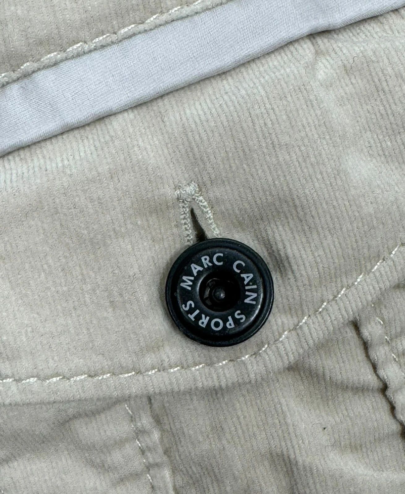 Other Marc Cain Corduroy Jacket Quilted Details size S Size S / US 4 / IT 40 - 14 Thumbnail