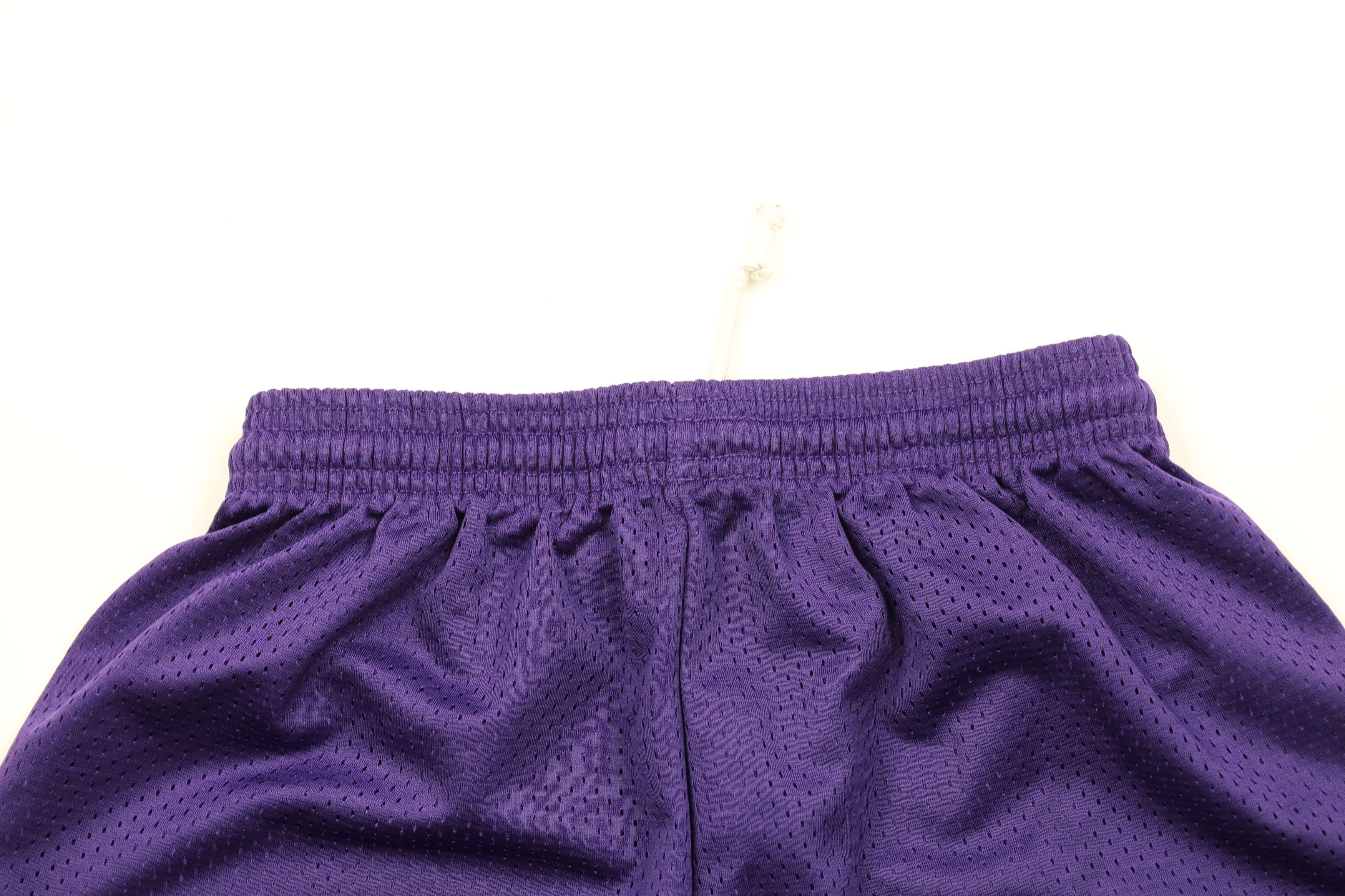 Vintage Vintage 90s Streetwear Above Knee Mesh Gym Basketball Shorts Size US 30 / EU 46 - 9 Thumbnail