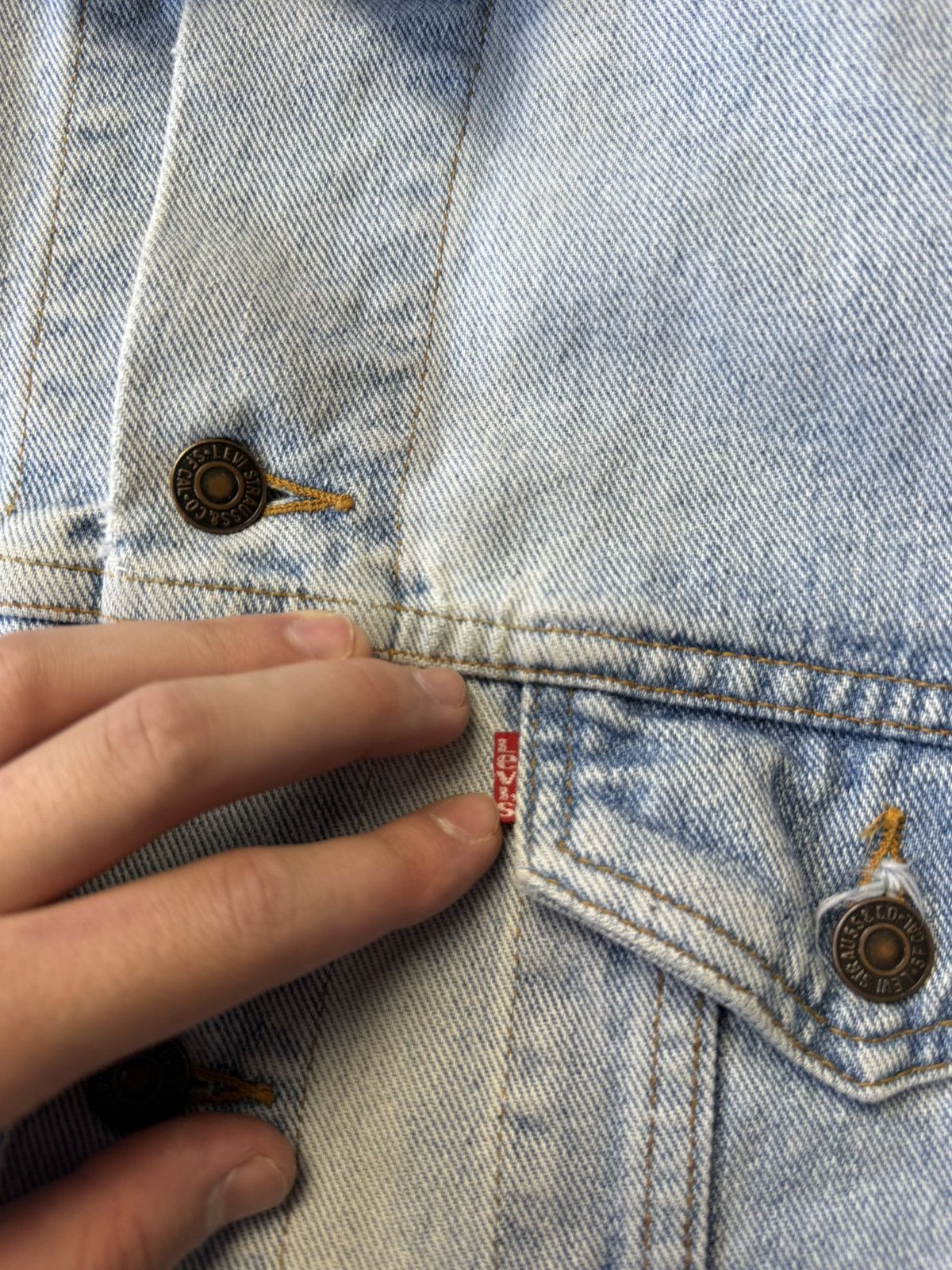 Levi's Vintage Levis Distressed Denim Jacket Made In USA Rare Y2K Size US L / EU 52-54 / 3 - 10 Thumbnail