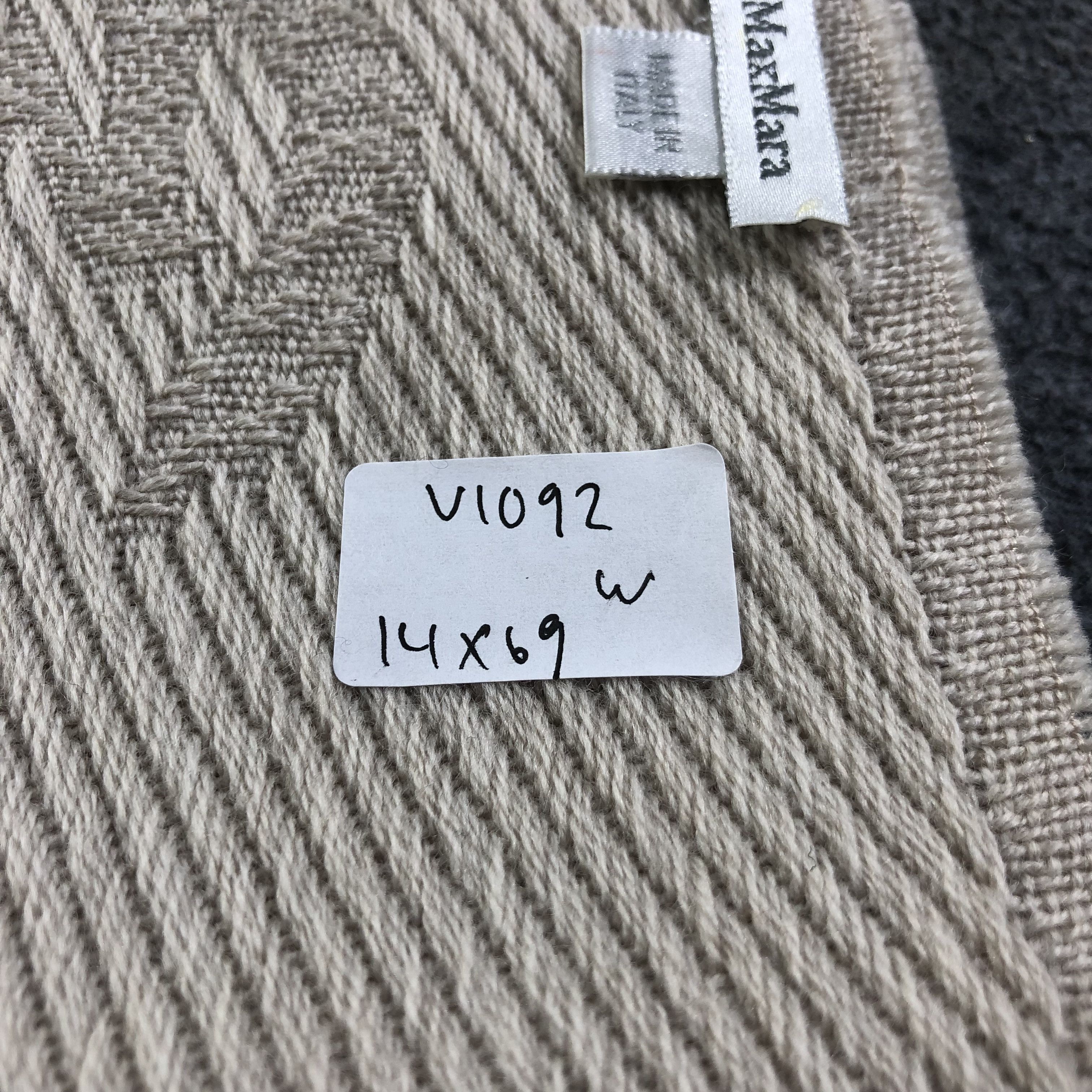 Vintage Max Mara Monogram Wool Scarf Muffler V1092 Size ONE SIZE - 8 Thumbnail