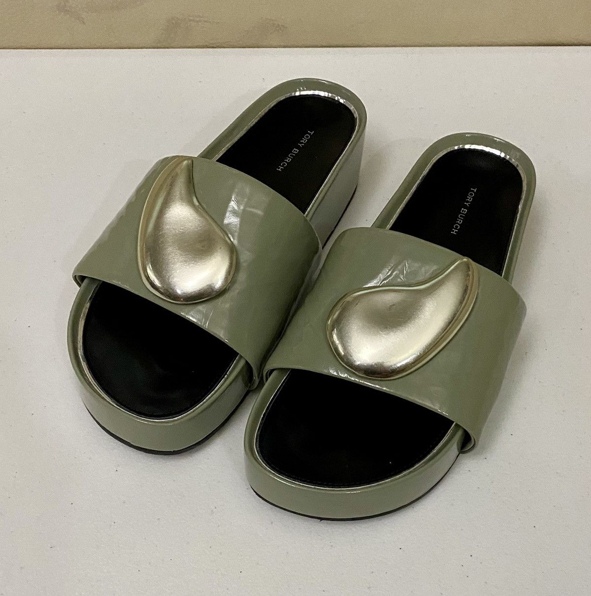 Tory Burch Tory Burch Patos Slide Crinkle Leather Metal Plate 8.5 New Size US 8.5 / IT 38.5 - 6 Thumbnail