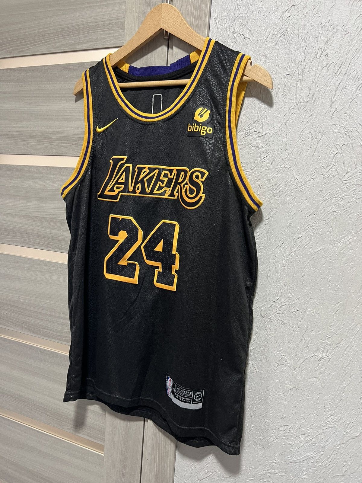 NBA LA LAKERS KOBE BRYANT BLACK BLACK CITY EDITION JERSEY Size US S / EU 44-46 / 1 - 10 Thumbnail