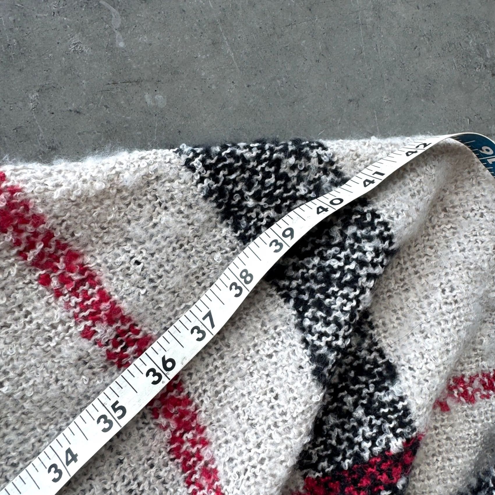 Vintage VINTAGE Y2K Plaid Preppy Red Beige Turtleneck Sweater Poncho Women M/L Beige Womens M/L Size L / US 10 / IT 46 - 3 Thumbnail