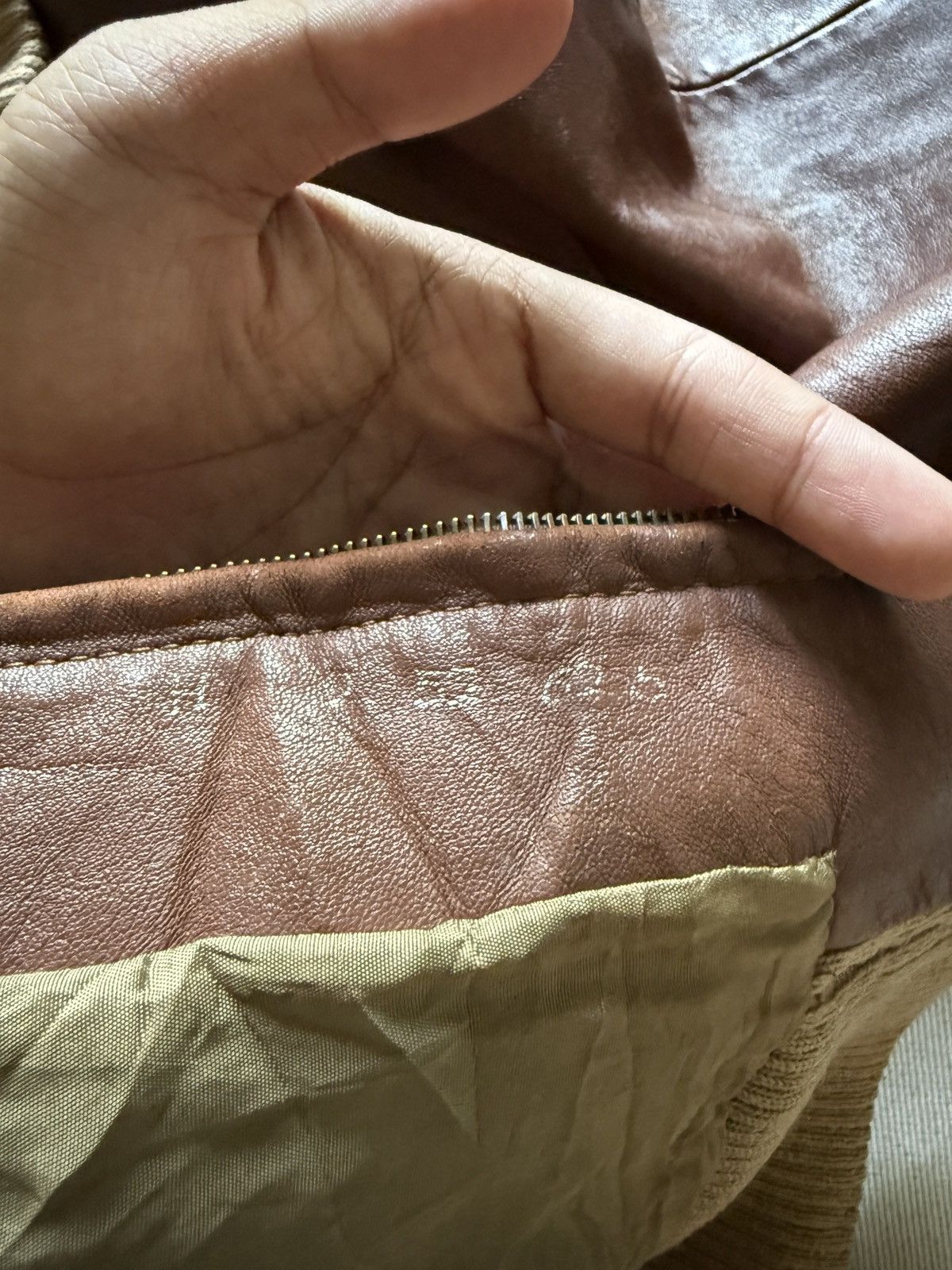 Vintage Vintage 1950s Brown Leather Bomber Jacket Size US L / EU 52-54 / 3 - 5 Thumbnail