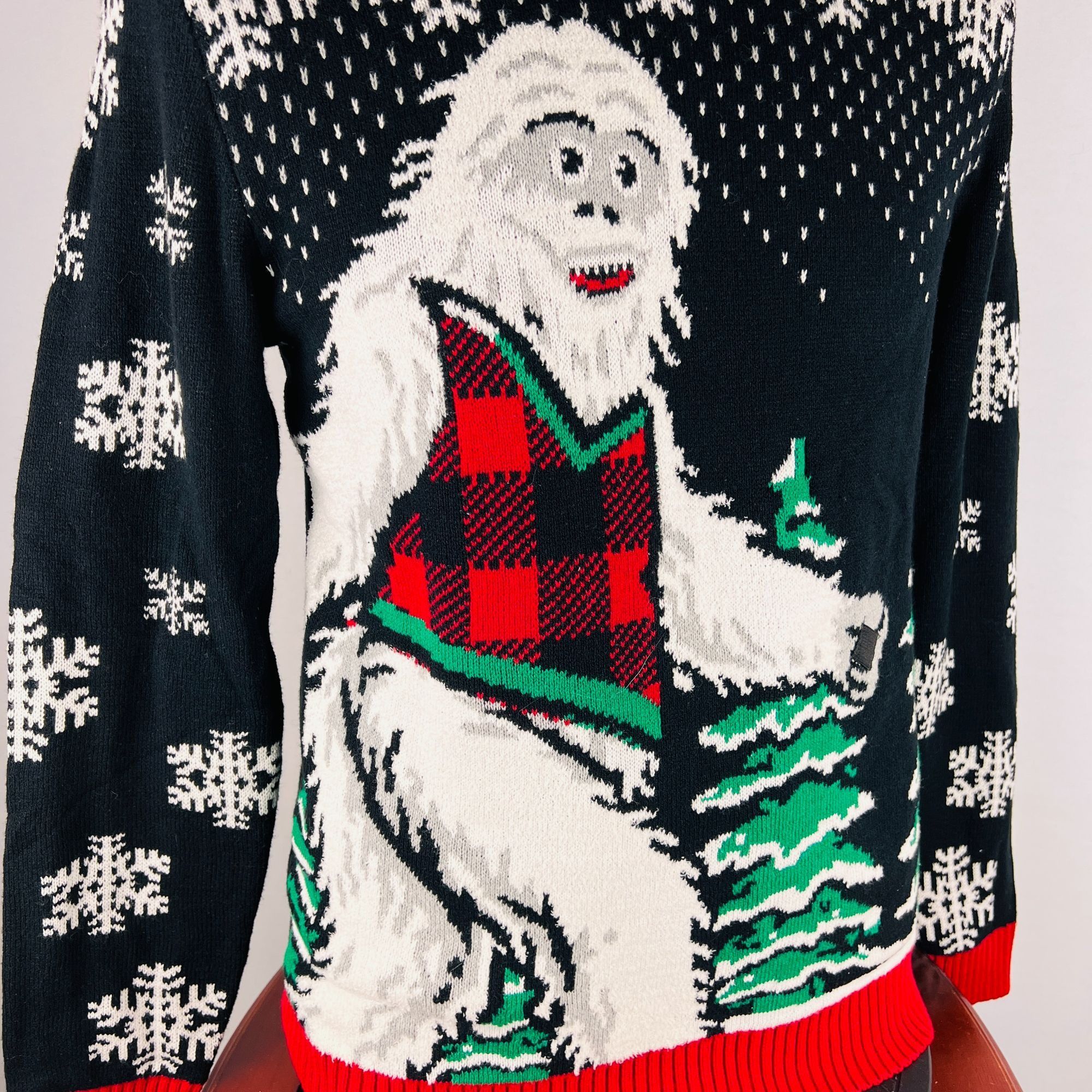 Other Ugly Christmas Sweater YETI Bigfoot Sasquatch Large Shirt Size US L / EU 52-54 / 3 - 2 Thumbnail
