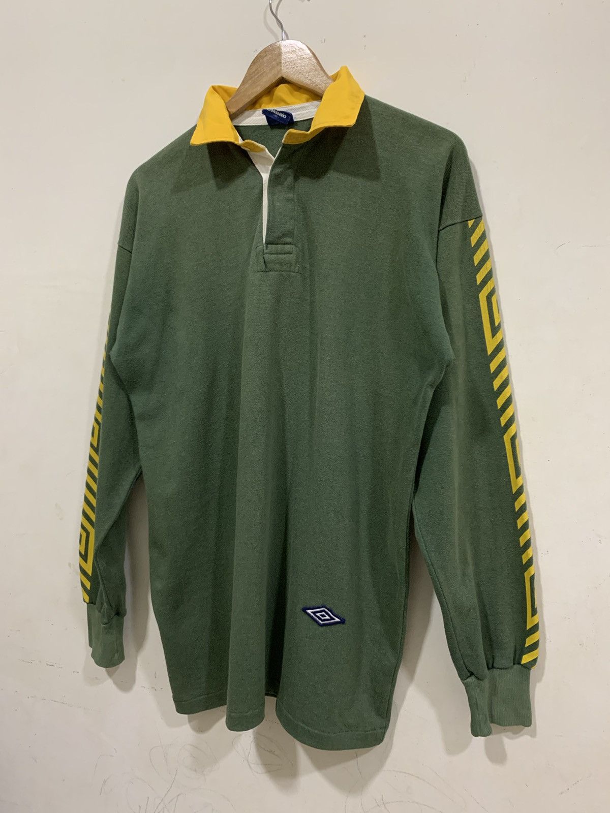 Umbro Vintage Umbro Rugby Long Sleeve Size US XL / EU 56 / 4 - 2 Thumbnail