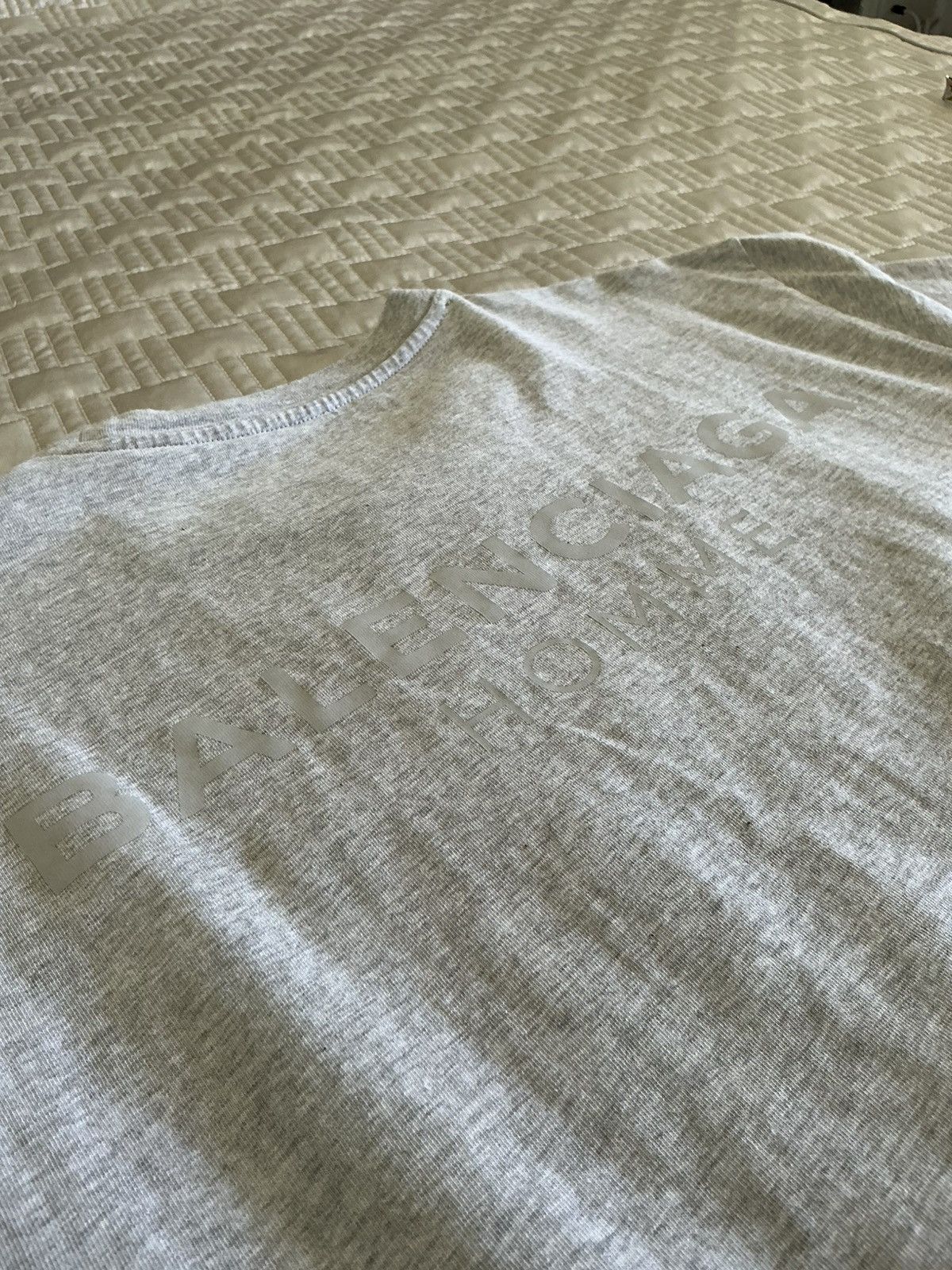 Balenciaga Balenciaga Gray Back Logo T-shirt size XL Size US XL / EU 56 / 4 - 3 Thumbnail