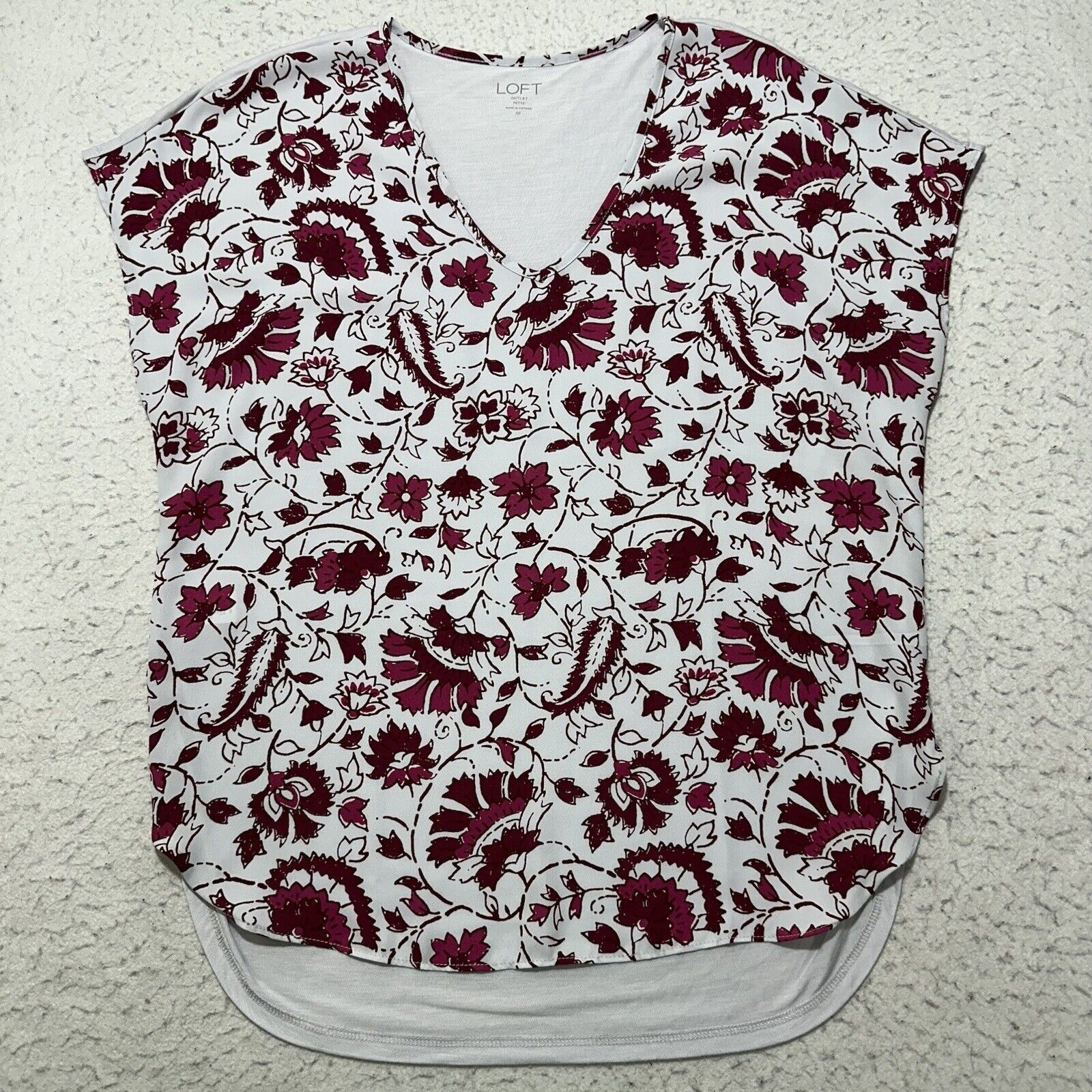 Loft LOFT Outlet Women's Petite Small V-Neck Top Knit + Woven Size S / US 4 / IT 40 - 1 Thumbnail