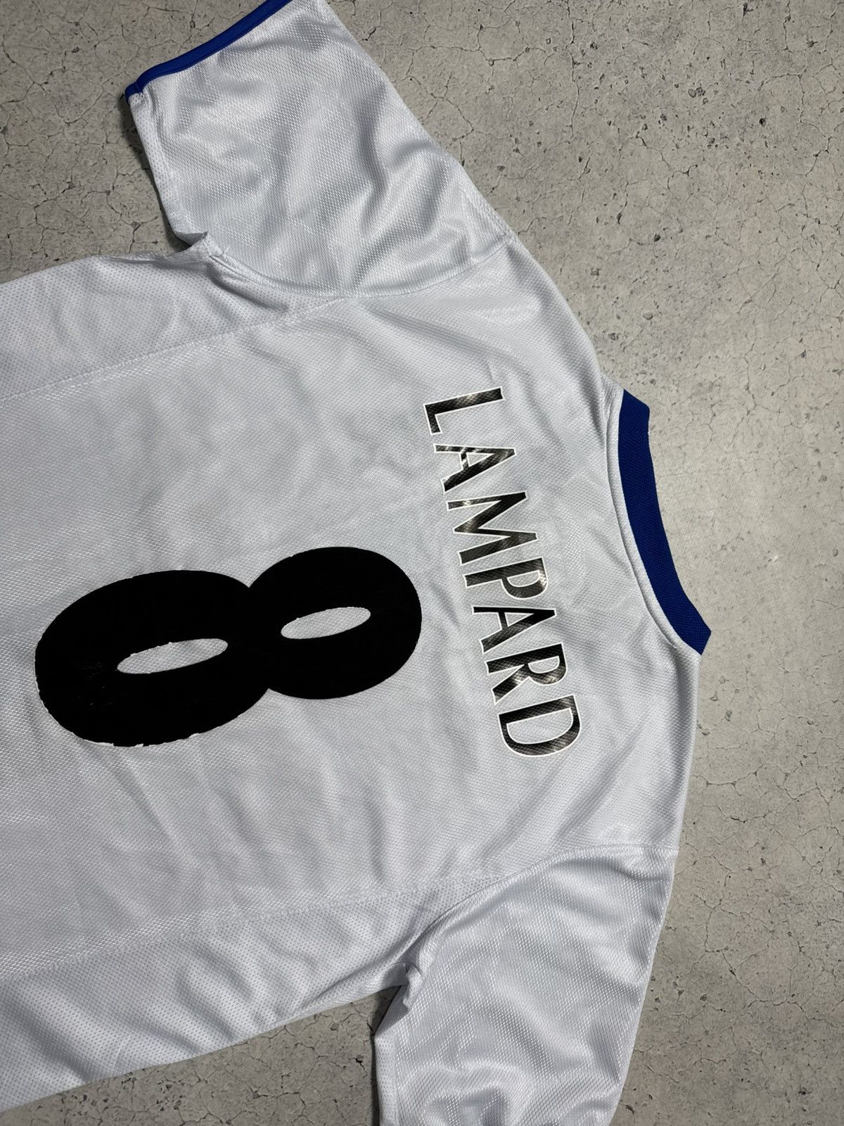 Umbro Umbro FC Chelsea Frank Lampard #8 2003/2004 Soccer Jersey Size US M / EU 48-50 / 2 - 11 Thumbnail