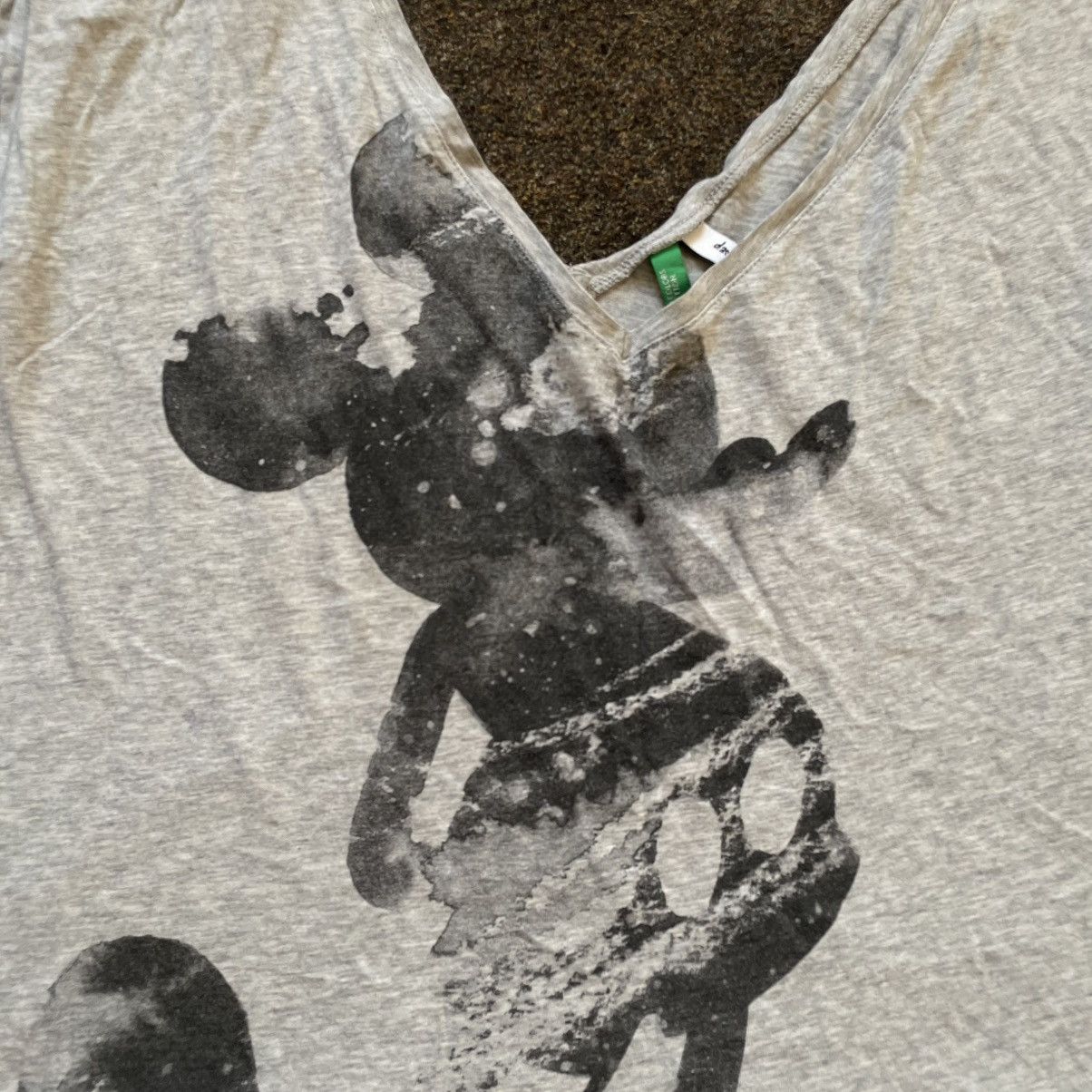 Vintage Vintage Y2K Sun Faded Mickey Mouse Graphic Tee Streetwear L Size US L / EU 52-54 / 3 - 4 Thumbnail