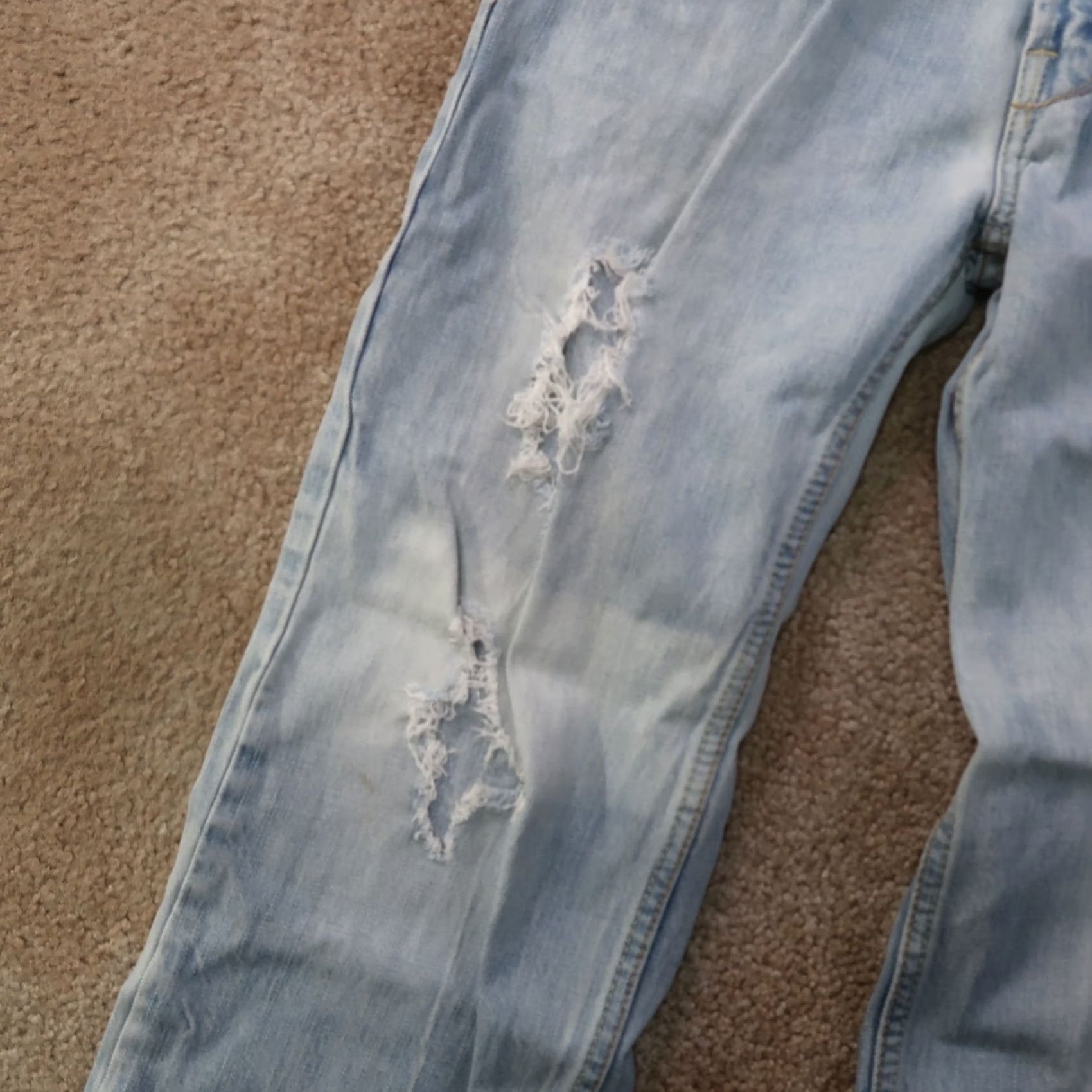 American Eagle Outfitters American Eagle Outfitters Jeans Men’s 26x28 Blue Denim Straight 5-Pocket Distressed Relaxed Low Rise Denim)$ Size US 26 / EU 42 - 3 Thumbnail