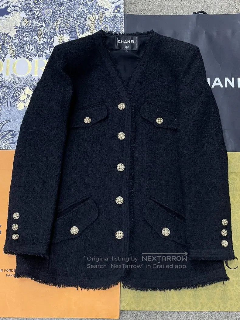 Chanel Chanel Kangpeng Street Series Black Gold V-neck Four-pocke Size S / US 4 / IT 40 - 1 Thumbnail