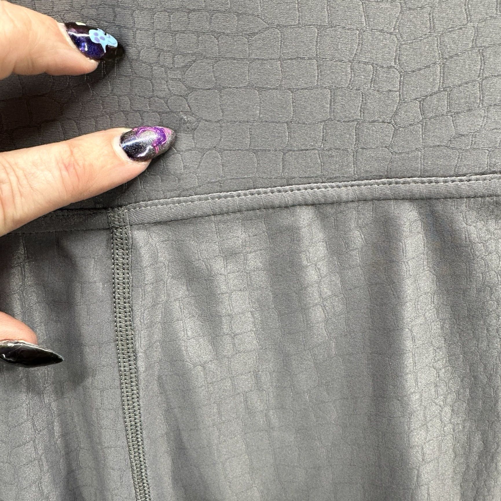 Vintage Carbon38 Womens XS Gray Faux Leather Leggings Shiny Reptile Takara Shine Athleisure Yoga Luxury Size 26" / US 2 / IT 38 - 7 Thumbnail