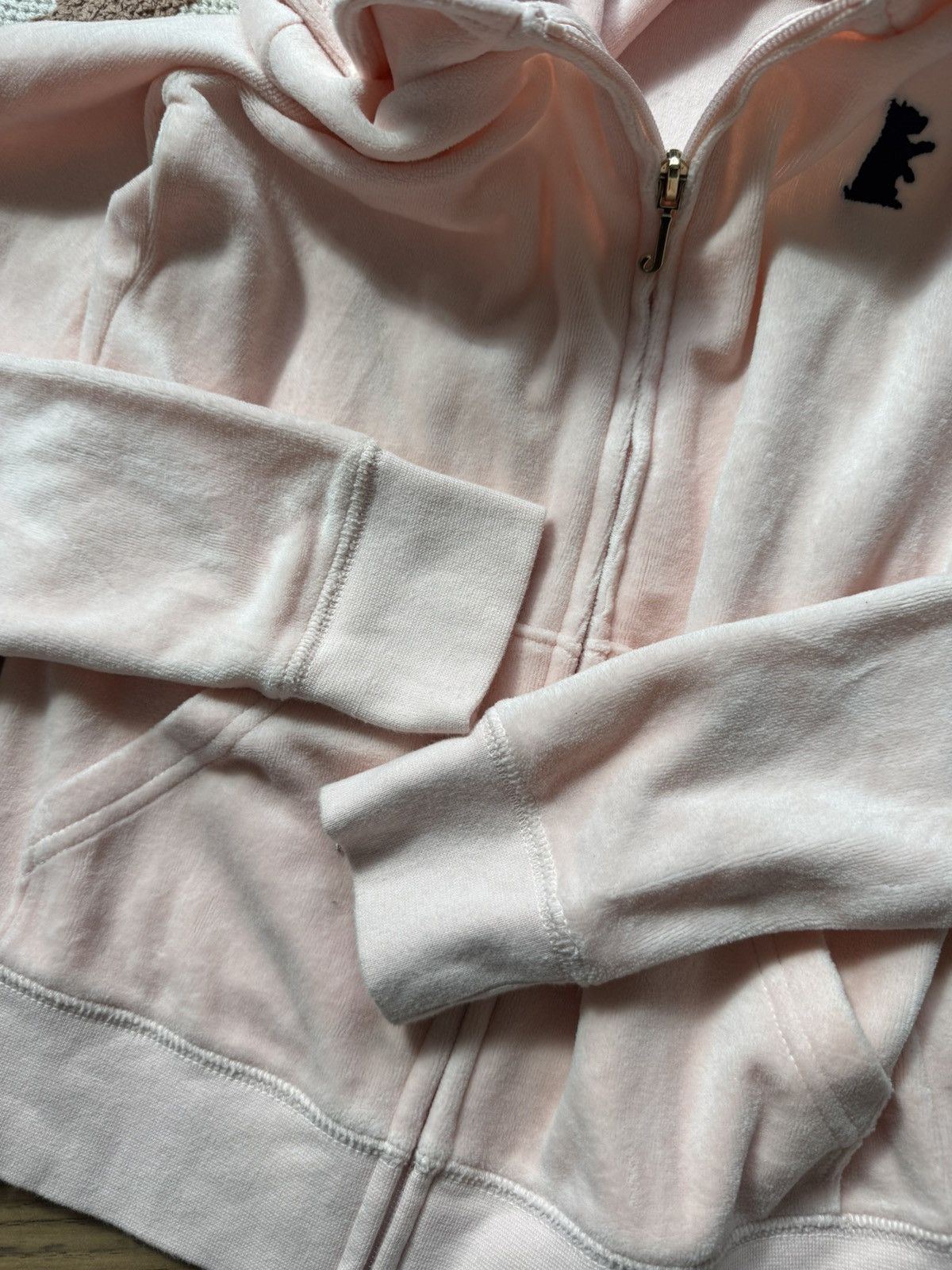 Juicy Couture VINTAGE VELOUR JUICY COUTURE BASIC ZIP UP HOODIE Size XS / US 0-2 / IT 36-38 - 8 Thumbnail