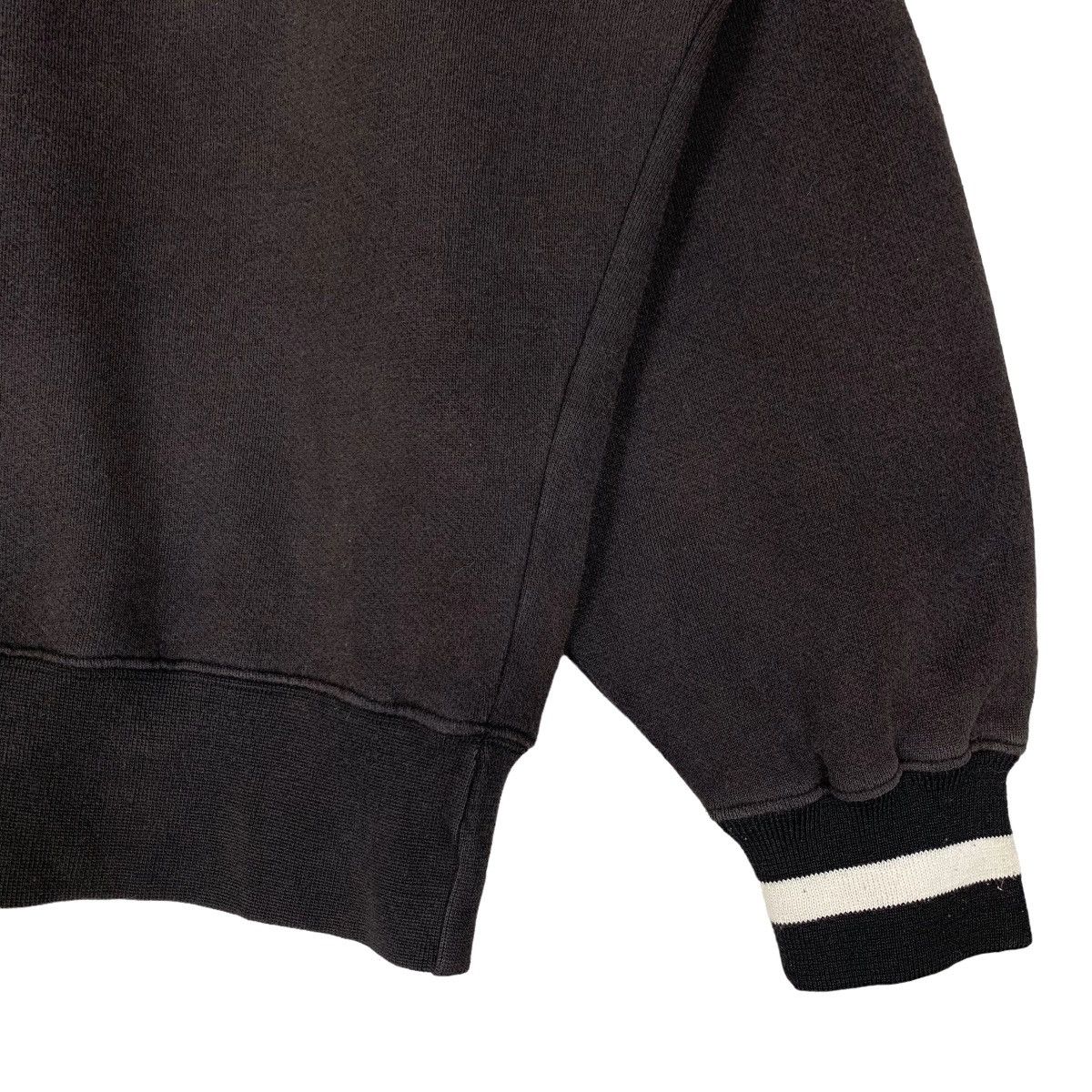 Reebok × Vintage Vintage Reebok Streetwear Small Logo VNeck Sweatshirt Size L Size US L / EU 52-54 / 3 - 6 Thumbnail