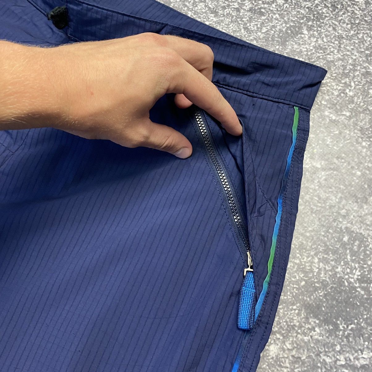 Nike × Vintage Vintage Nike Swoosh 90’s Small Logo nylon shorts Size US 34 / EU 50 - 6 Thumbnail