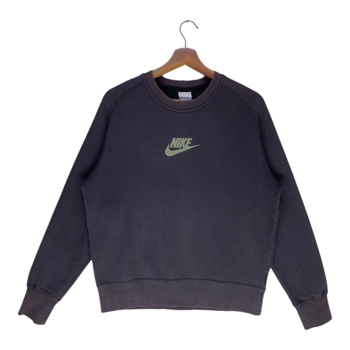 Nike Vintage Nike Swoosh Sweatshirt Center Logo Crewneck Size M Size US M / EU 48-50 / 2 - 1 Thumbnail