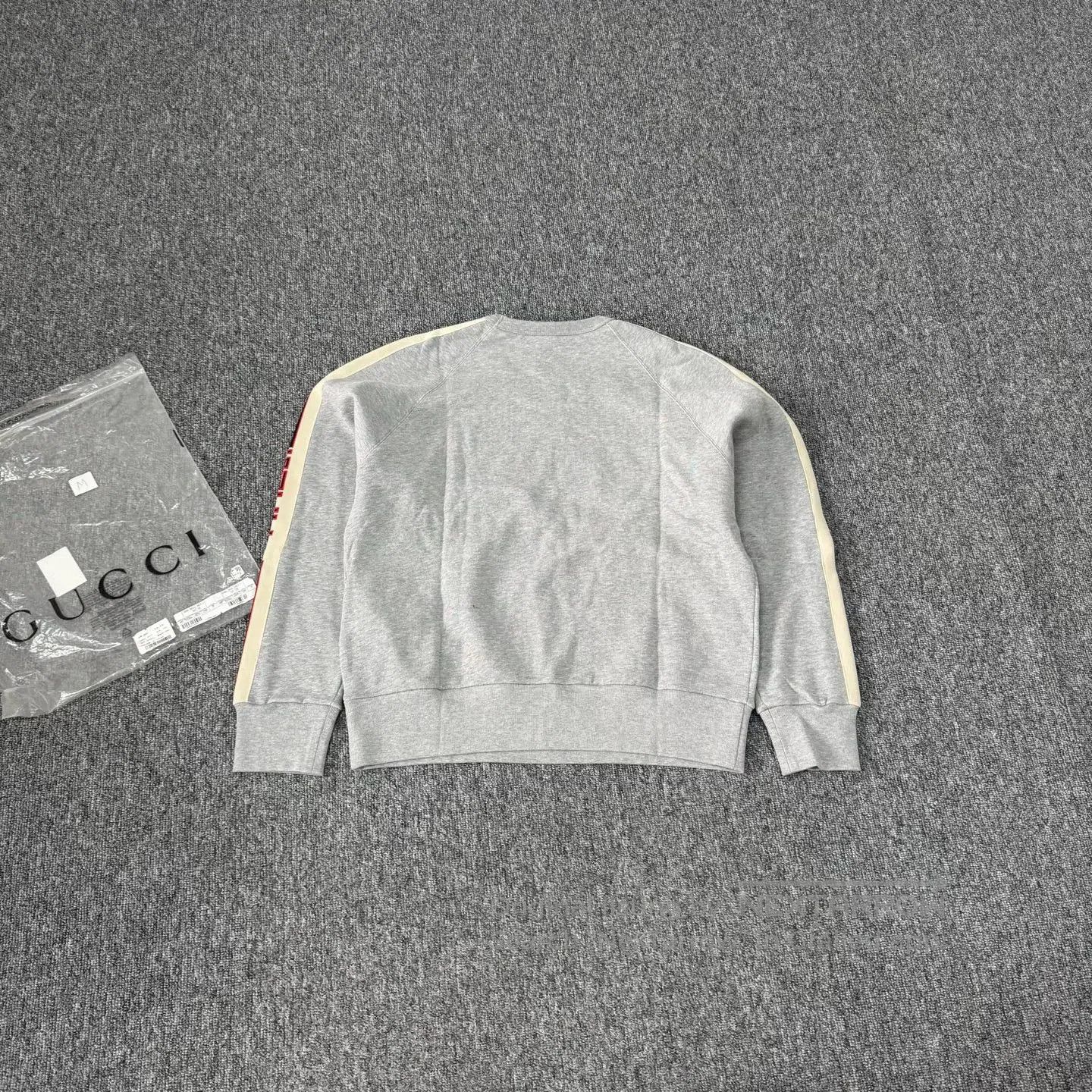 Gucci Guicci Bid Coordination Logo Round-neck hoodie| Size US M / EU 48-50 / 2 - 2 Thumbnail