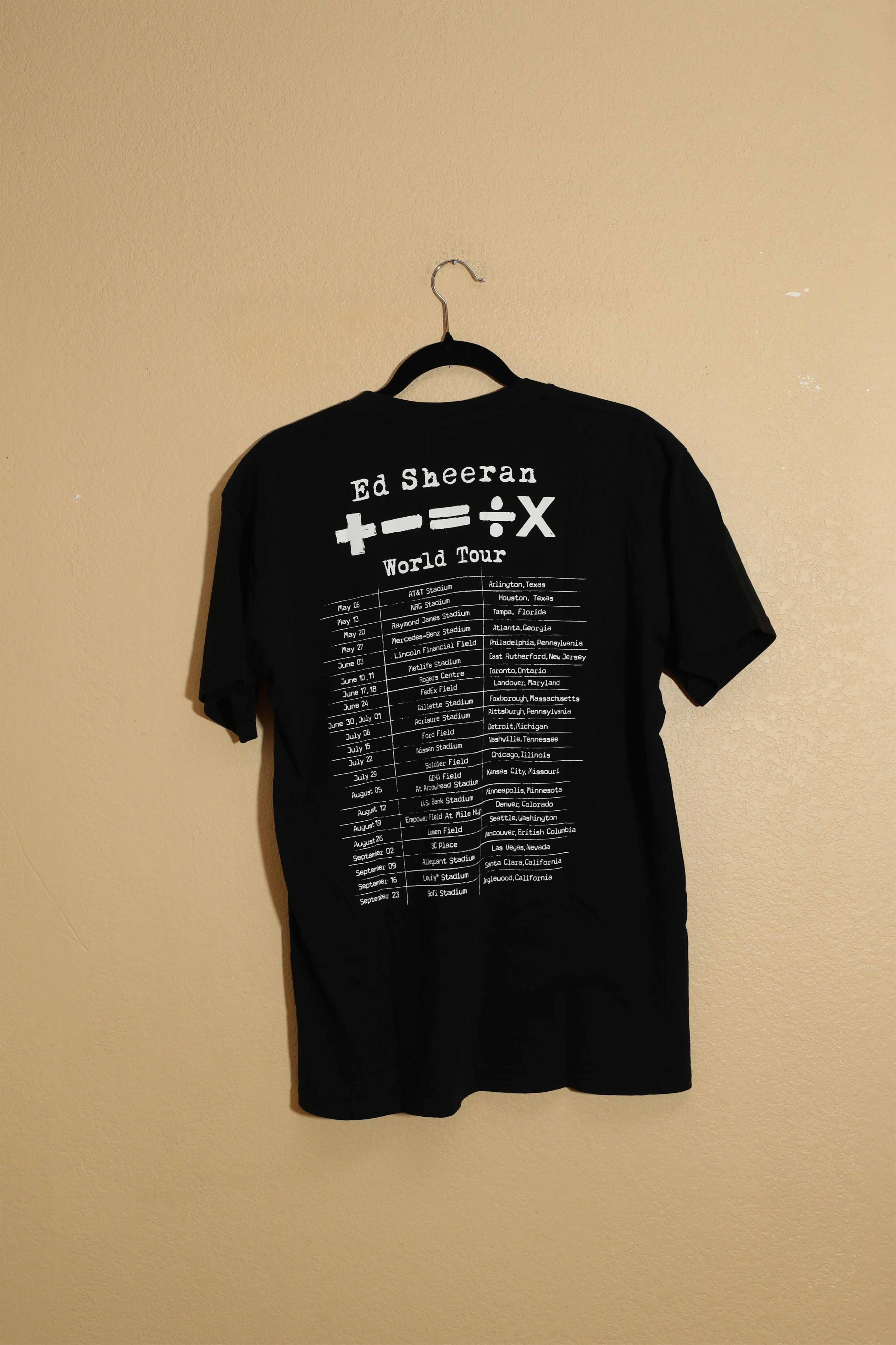 Band Tees Ed Sheeran +-=/x Mathematics Tour Tee (L) Size US L / EU 52-54 / 3 - 2 Thumbnail