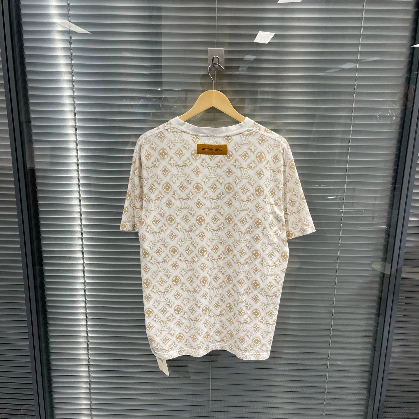 Louis Vuitton LV Cappuccino Allover Print Short Sleeve L mint Size US L / EU 52-54 / 3 - 2 Thumbnail