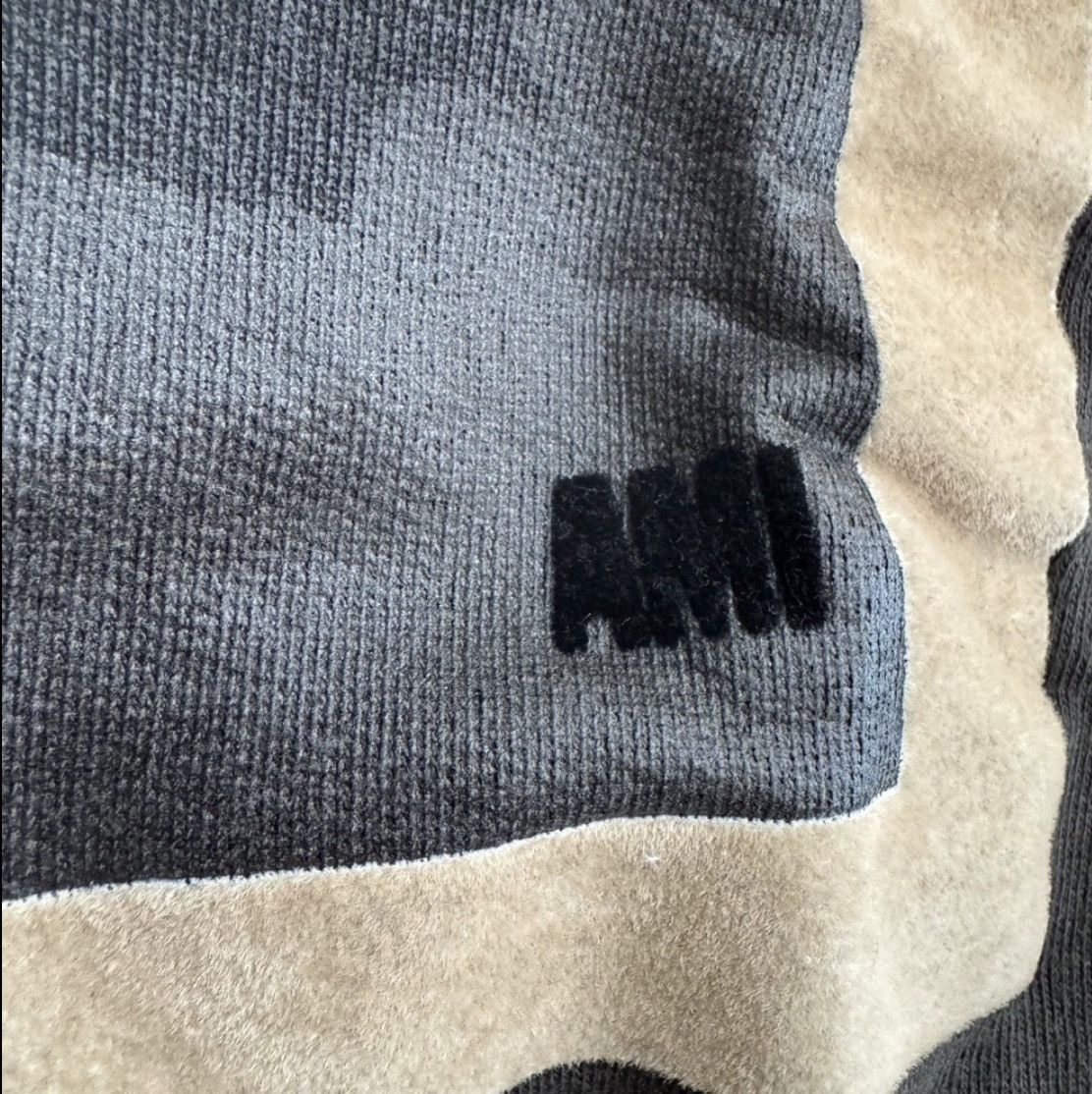 AMI AMI Paris Black Rose Graphic Sweatshirt | Velvet Logo Size US S / EU 44-46 / 1 - 4 Thumbnail