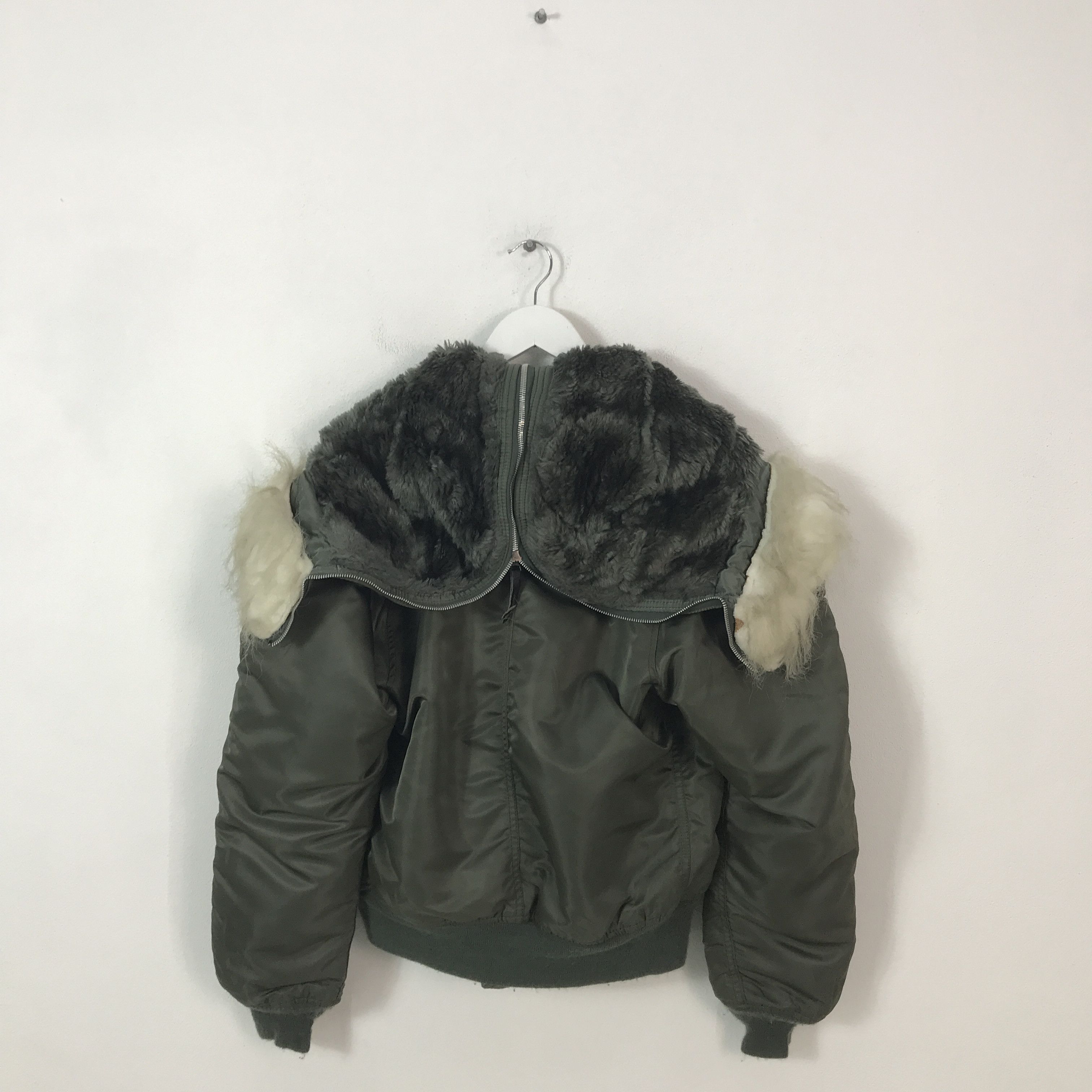 Alpha Industries vintage Alpha Industries bomber fur military jacket K63B13 Size US S / EU 44-46 / 1 - 3 Thumbnail