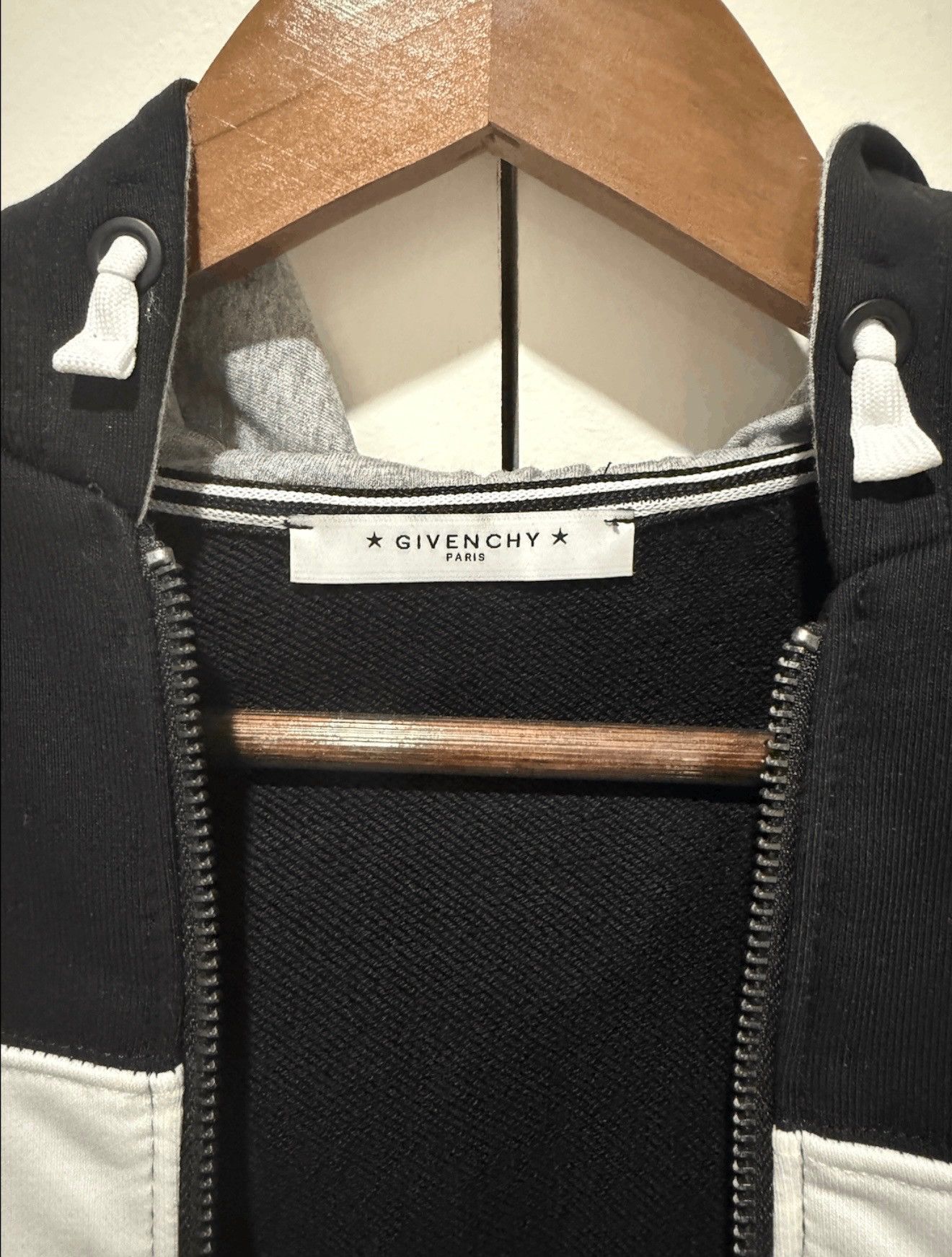 Givenchy Givenchy hoodie sweater Size US S / EU 44-46 / 1 - 3 Thumbnail