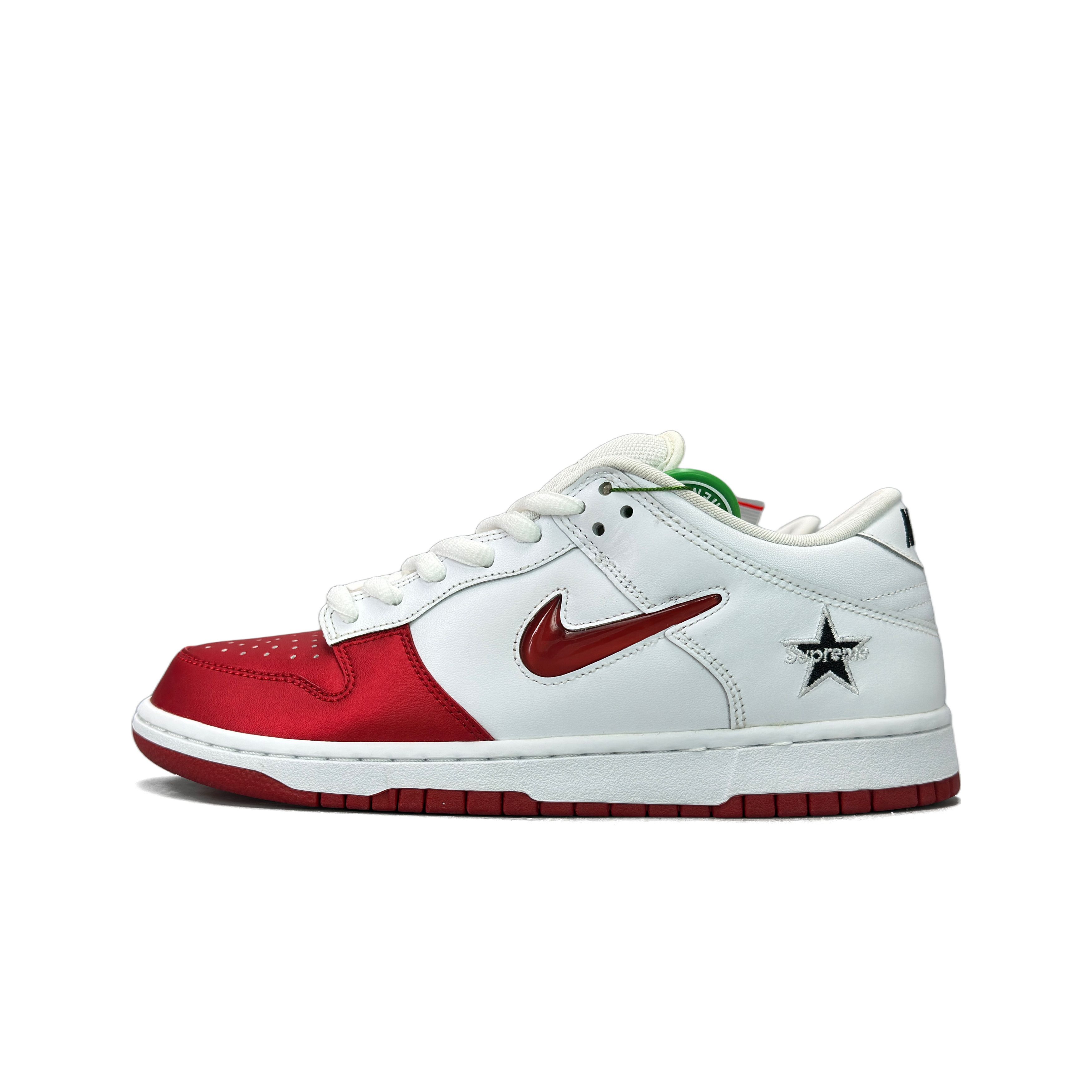 Nike Supreme x Nike Dunk SB Low Red Size 9.5 Size US 9.5 / EU 42-43 - 1 Thumbnail