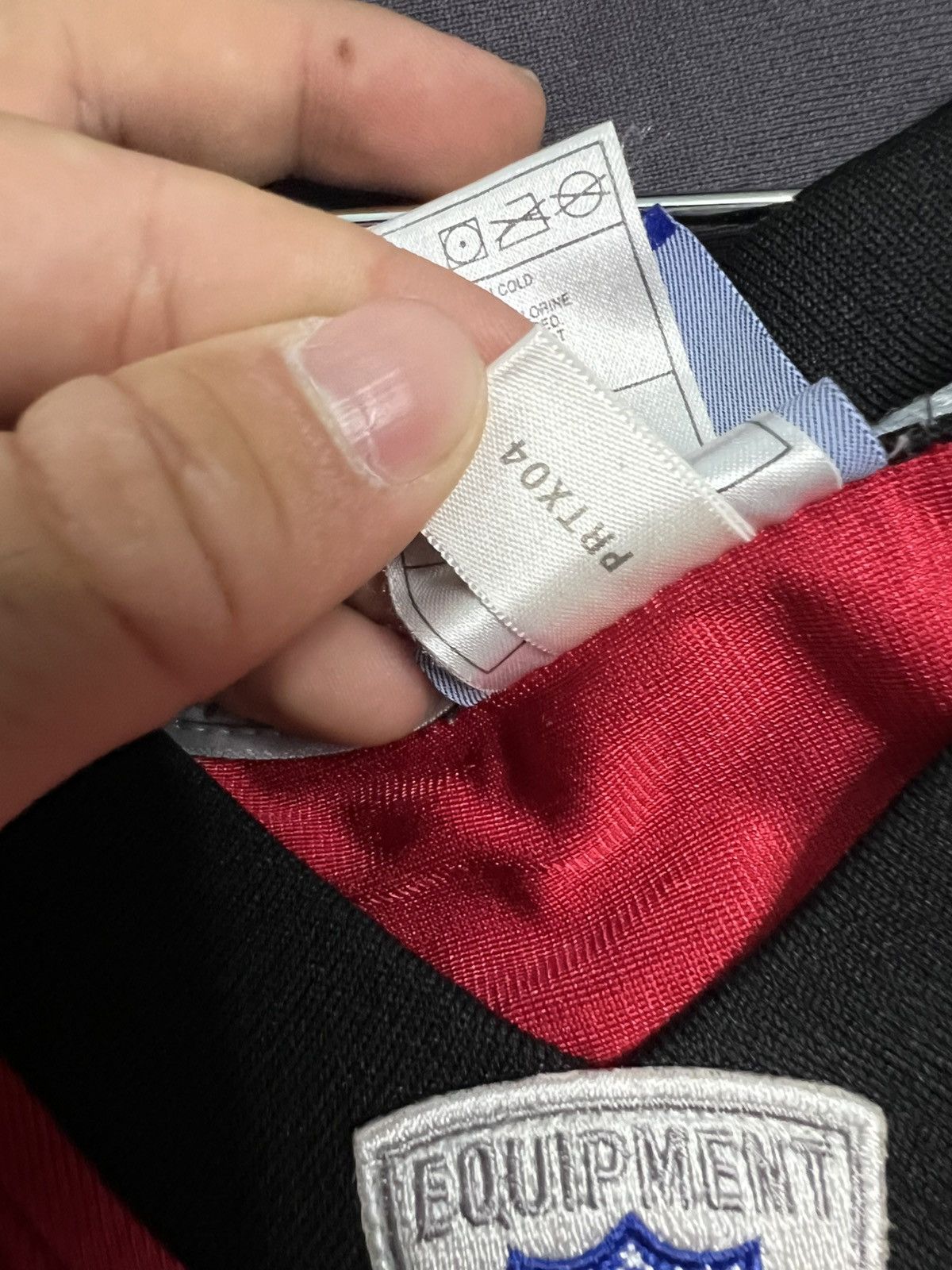 NFL Bucs Jersey Size US M / EU 48-50 / 2 - 12 Thumbnail
