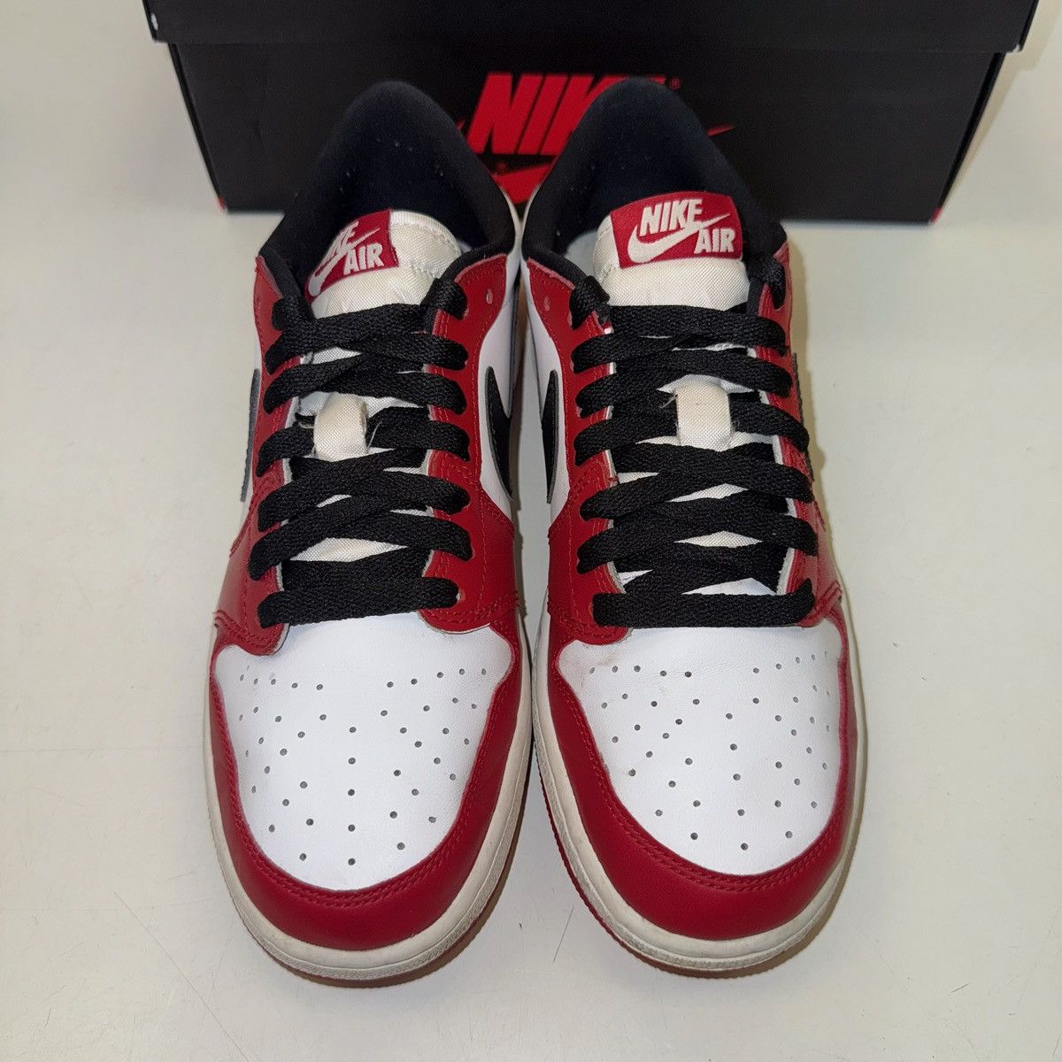 Jordan Brand Size 7Y (8.5W)-Nike Air Jordan 1 Chicago Low 2016 709999-600 Size US 8.5 / IT 38.5 - 4 Thumbnail
