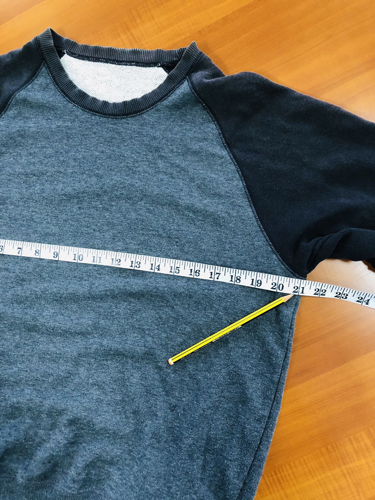 Uniqlo Uniqlo Distressed Simple Sweatshirt Size US M / EU 48-50 / 2 - 15 Thumbnail