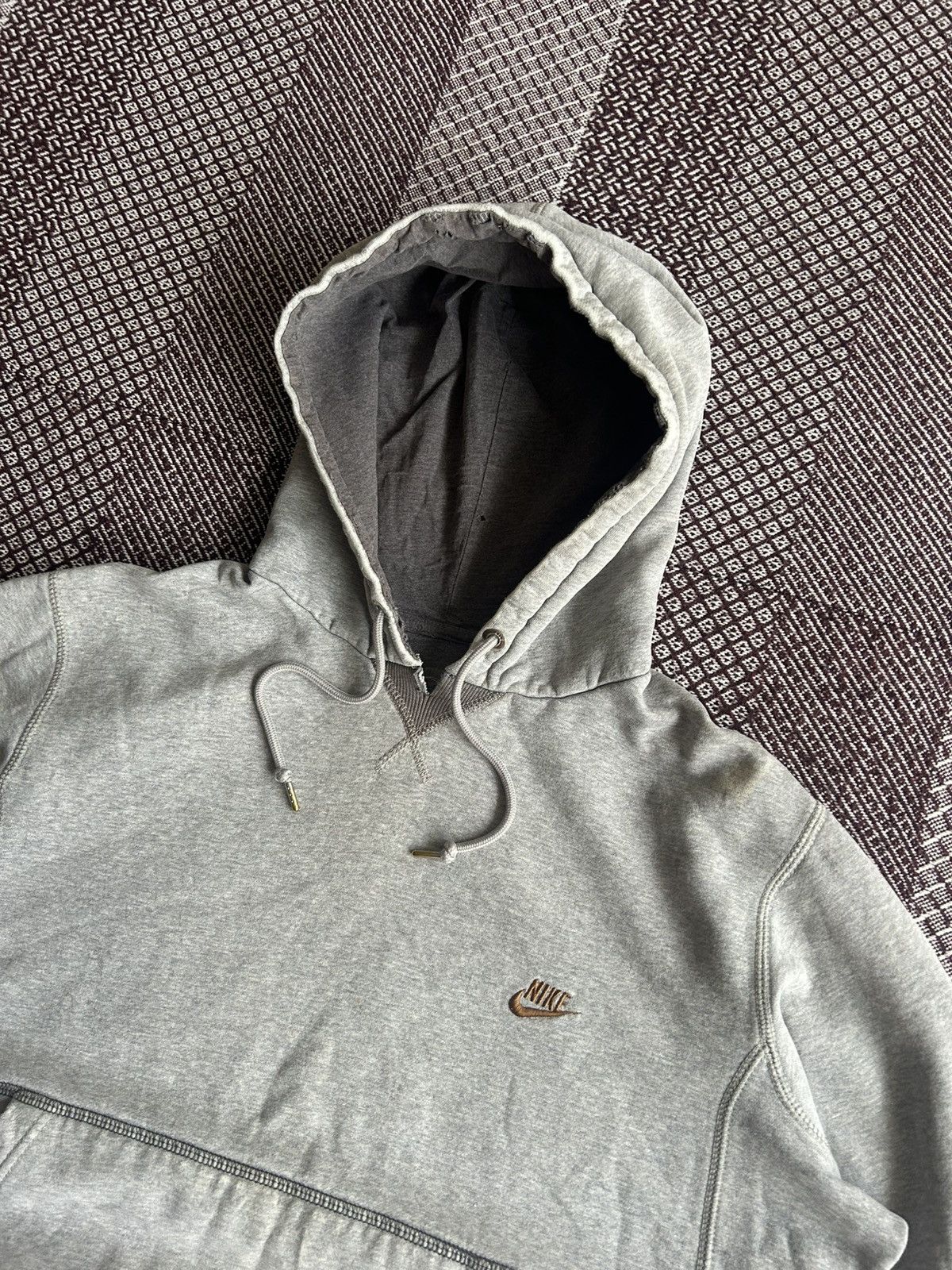 Nike Vintage Nike Distressed Faded Hoodie 00s Streetwear Size M Size US M / EU 48-50 / 2 - 4 Thumbnail