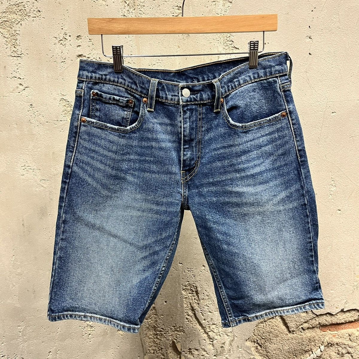 Levi's Levis 502 Casual Denim Jort Jean Denim Shorts 31 32x11.5 Size US 31 - 1 Thumbnail