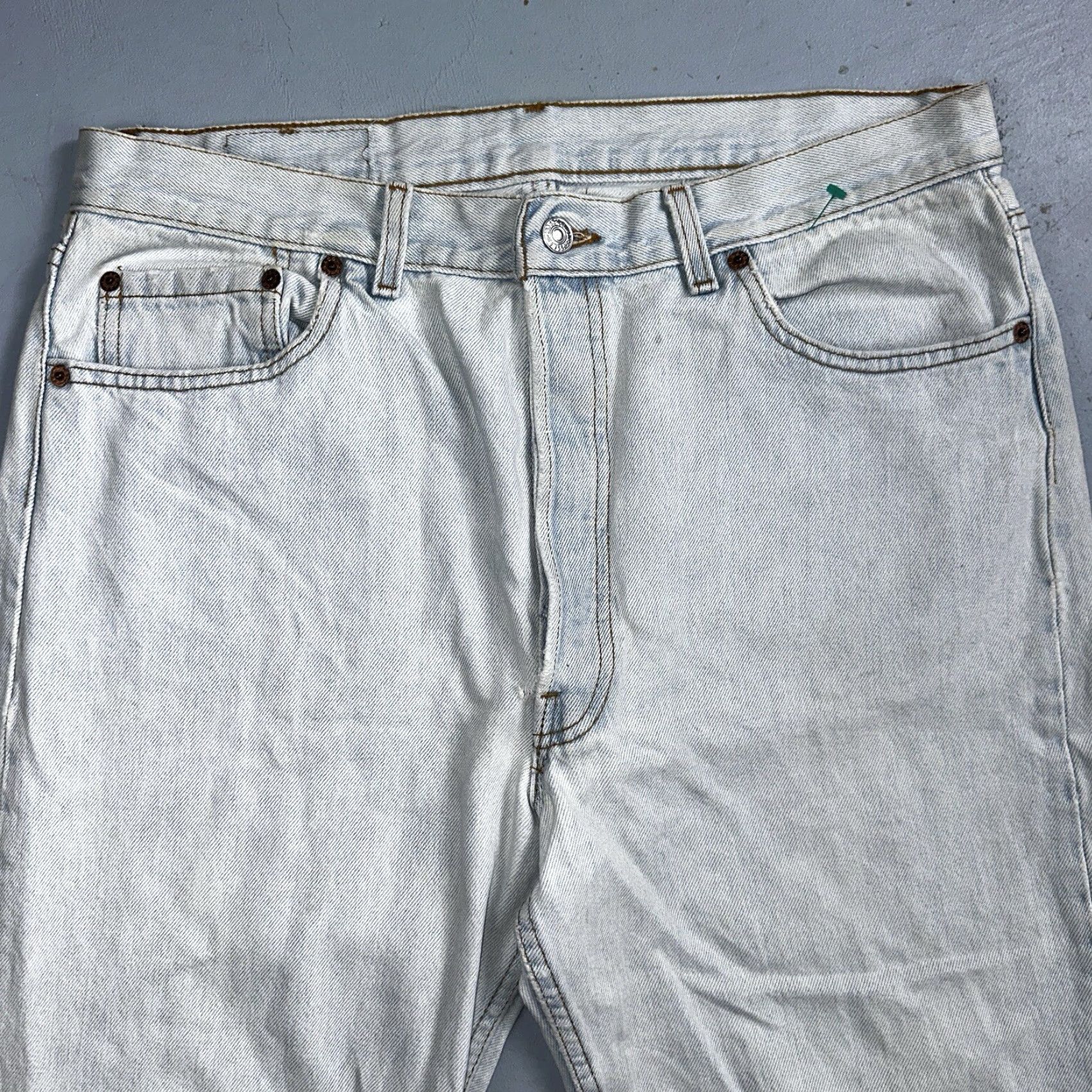 Levi's VINTAGE Levi's 501 Jeans Men 36x32 Light Wash Straight 90s USA 501 Series Classic Comfort Jeans (Light) Size US 36 / EU 52 - 2 Thumbnail
