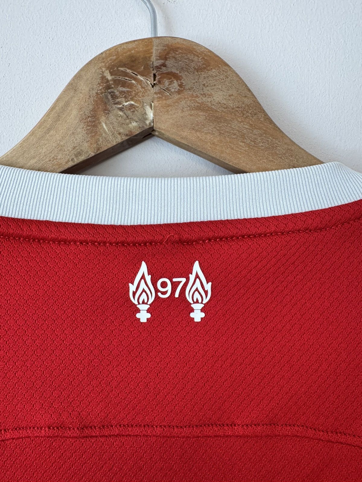 Nike Liverpool 2022-2023 Home Soccer Jersey Football Shirt Kit Size US XL / EU 56 / 4 - 11 Thumbnail