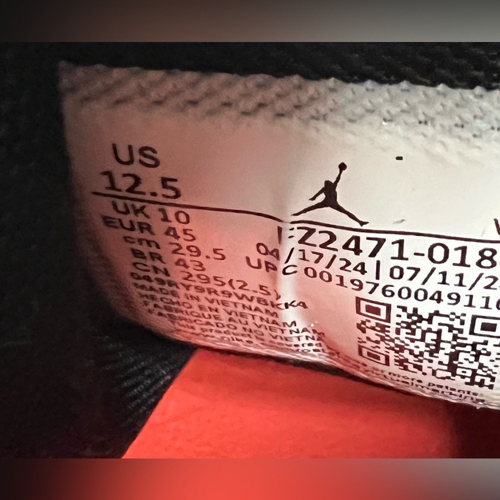 Jordan Brand Nike WMMNS Jordan Heir PF Black Women 12.5 Men 11 WORN ONCE Size US 11 / EU 44 - 10 Thumbnail