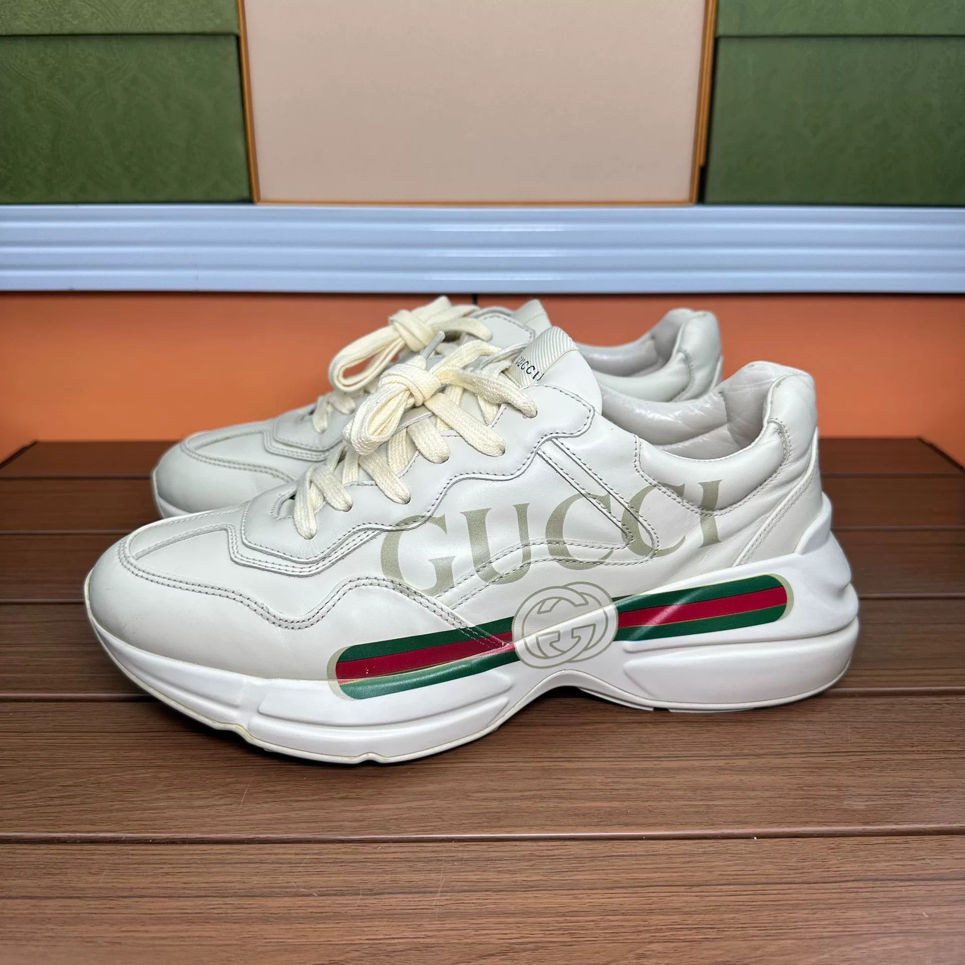 Gucci Gucci Printed Lowtop Sneakers 8 Men Size US 8 / EU 41 - 1 Thumbnail