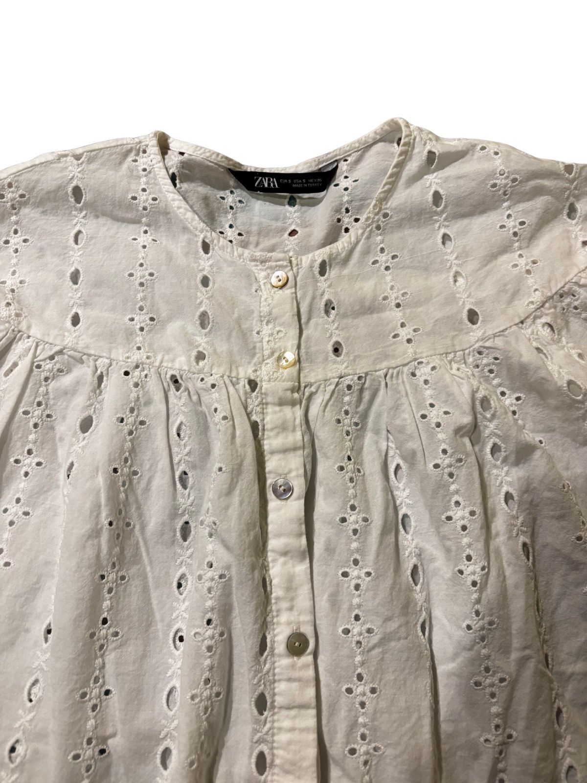 Zara Women’s white short sleeve Blouse.wt1902 Size S / US 4 / IT 40 - 2 Thumbnail