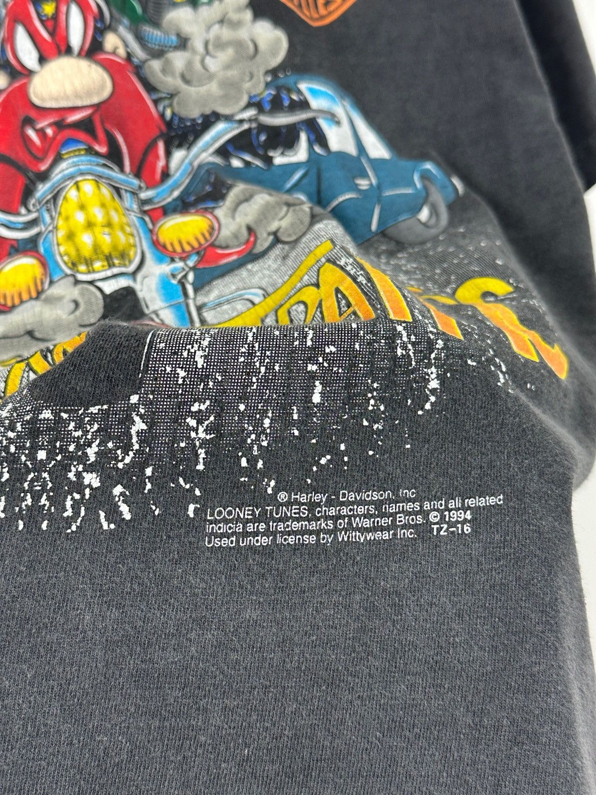 Harley Davidson 1994 Harley Davidson Looney Tunes Yosemite Dam Fade T-Shirt Size US L / EU 52-54 / 3 - 10 Thumbnail